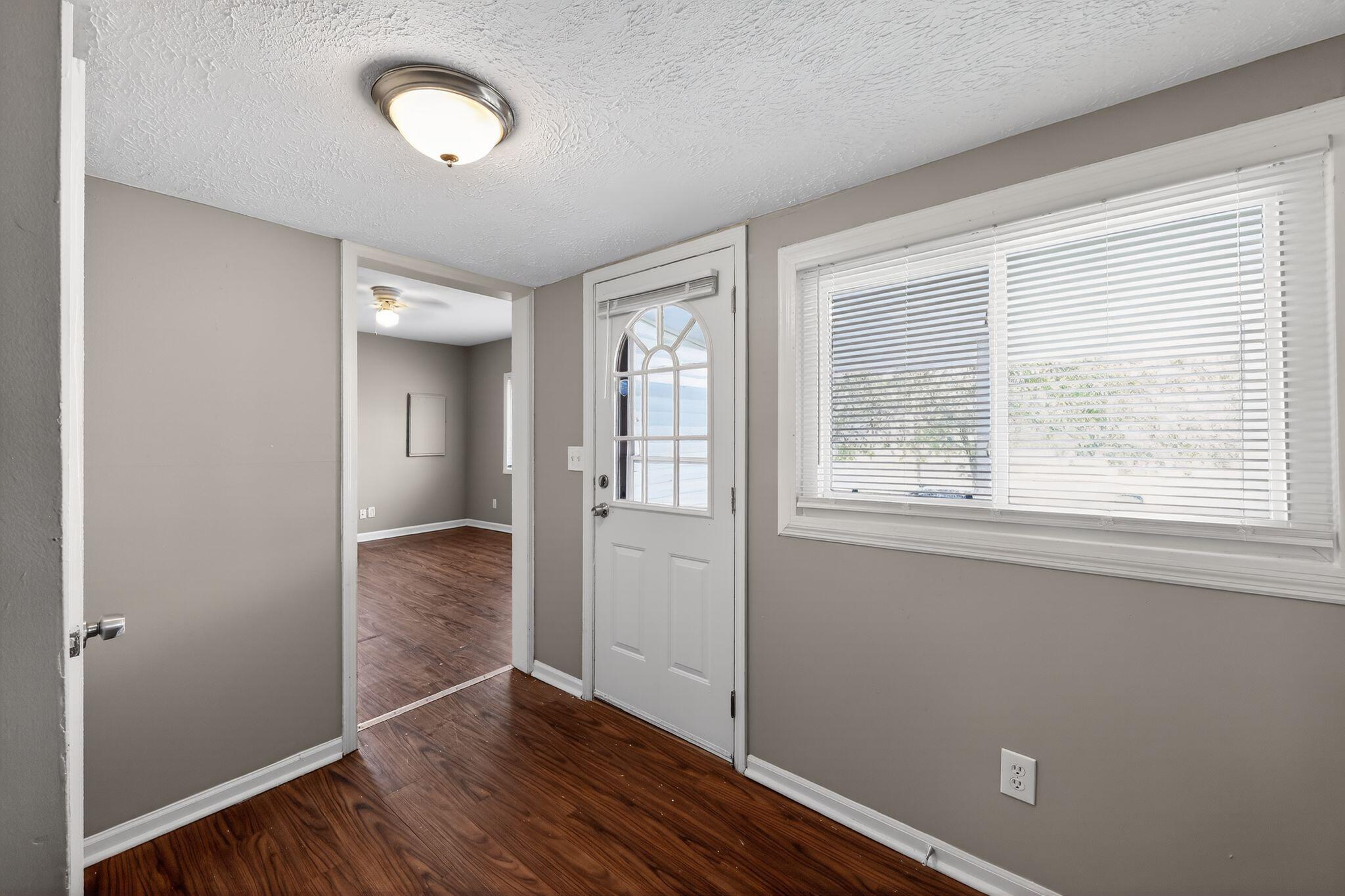 121 E 33rd Street Property Photo 9