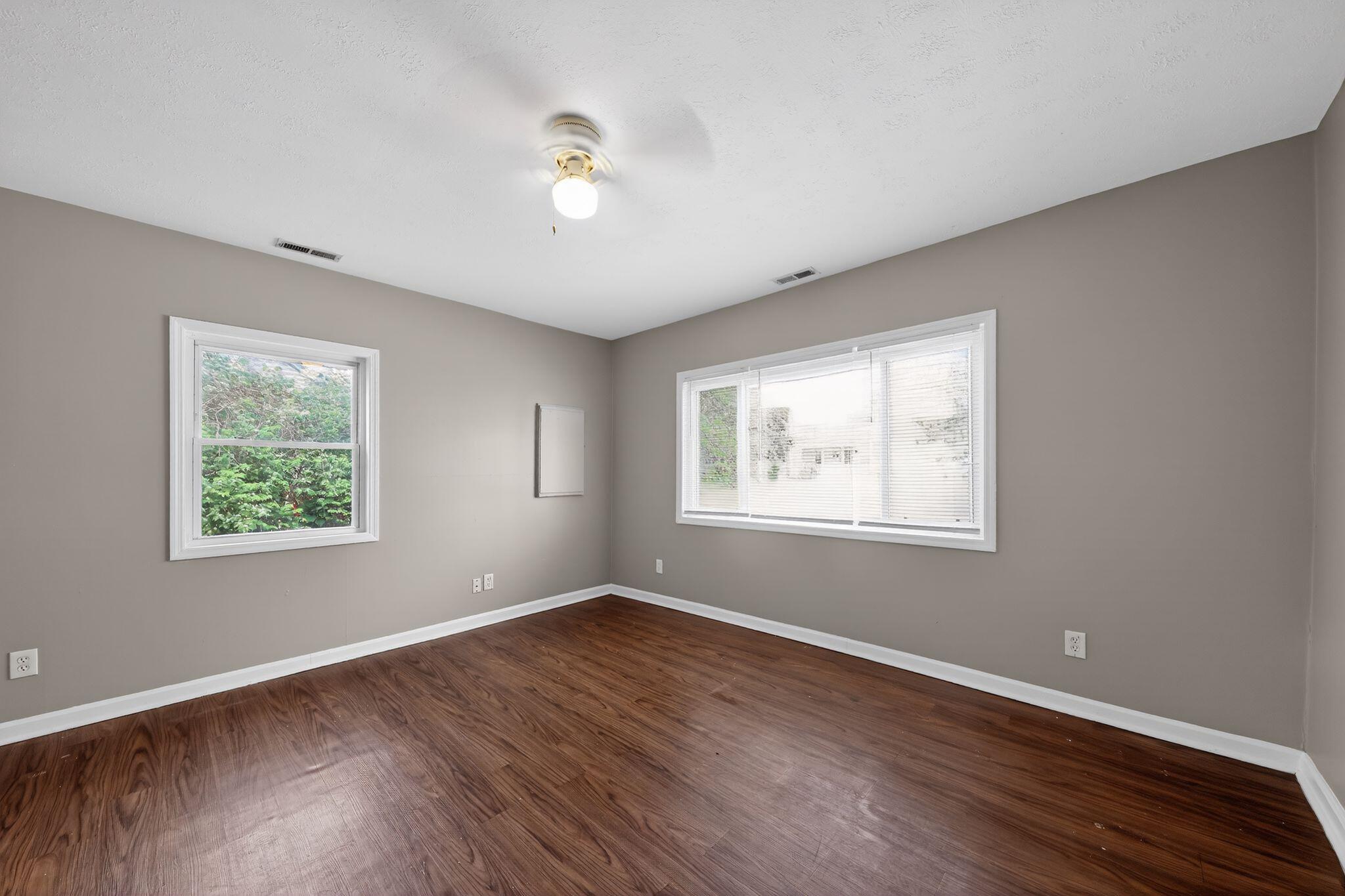 121 E 33rd Street Property Photo 10