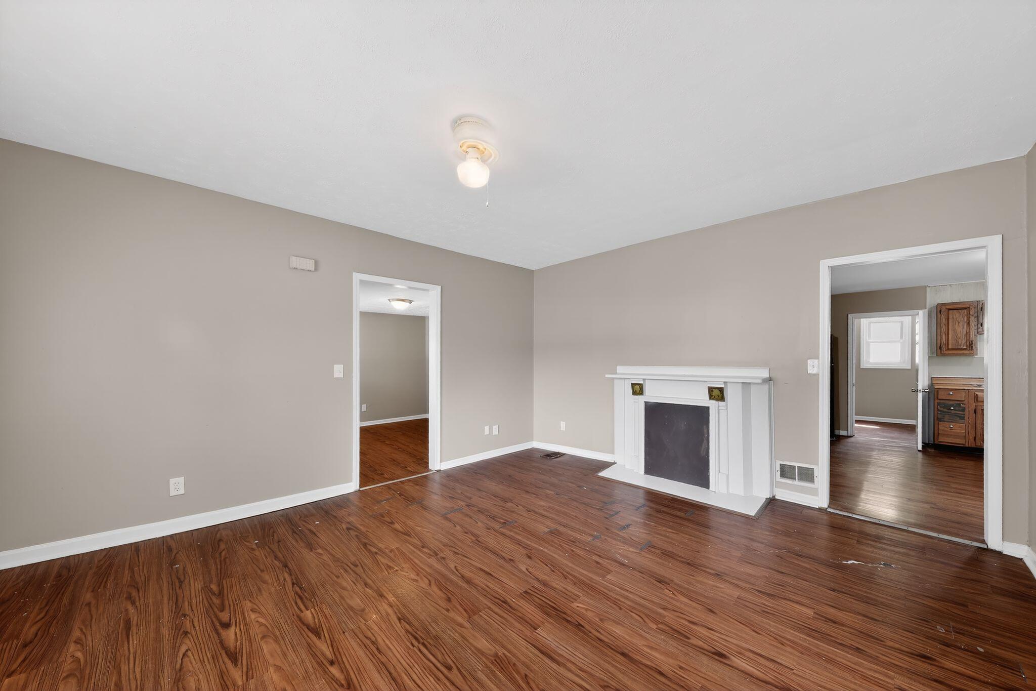 121 E 33rd Street Property Photo 13