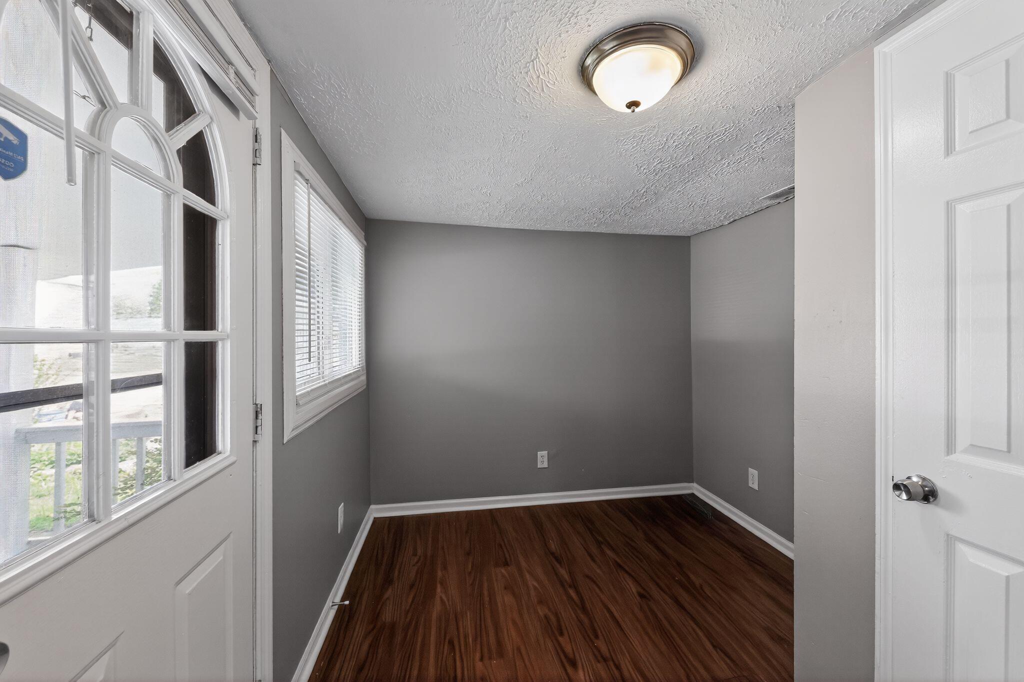 121 E 33rd Street Property Photo 14