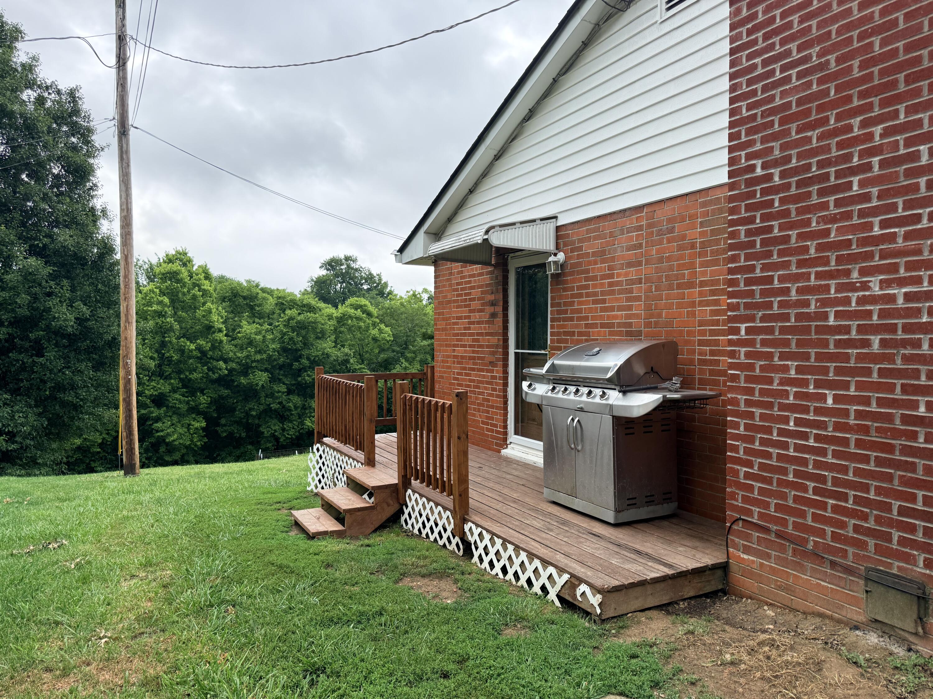 111 Kelly Court Property Photo 4