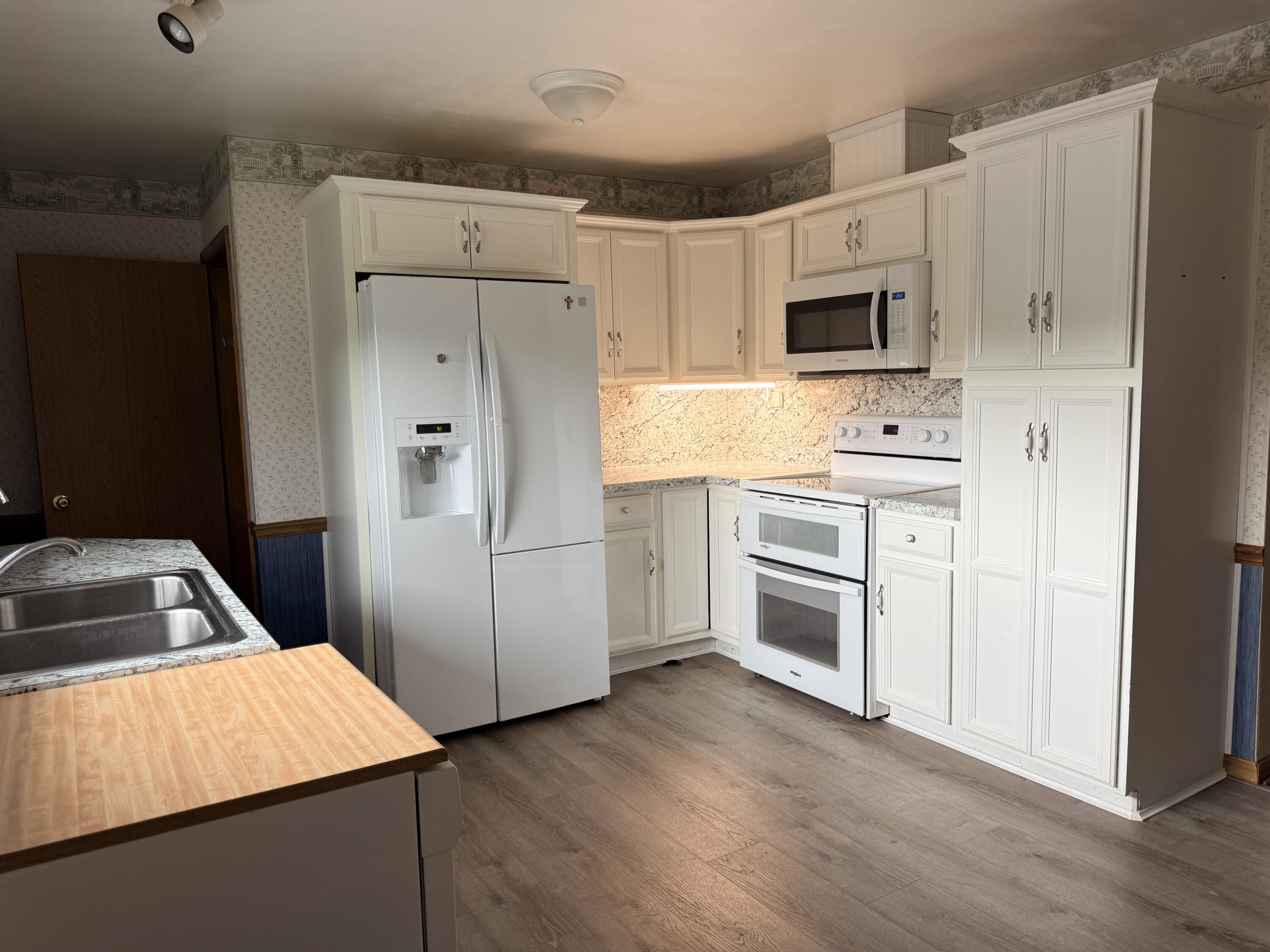 111 Kelly Court Property Photo 11