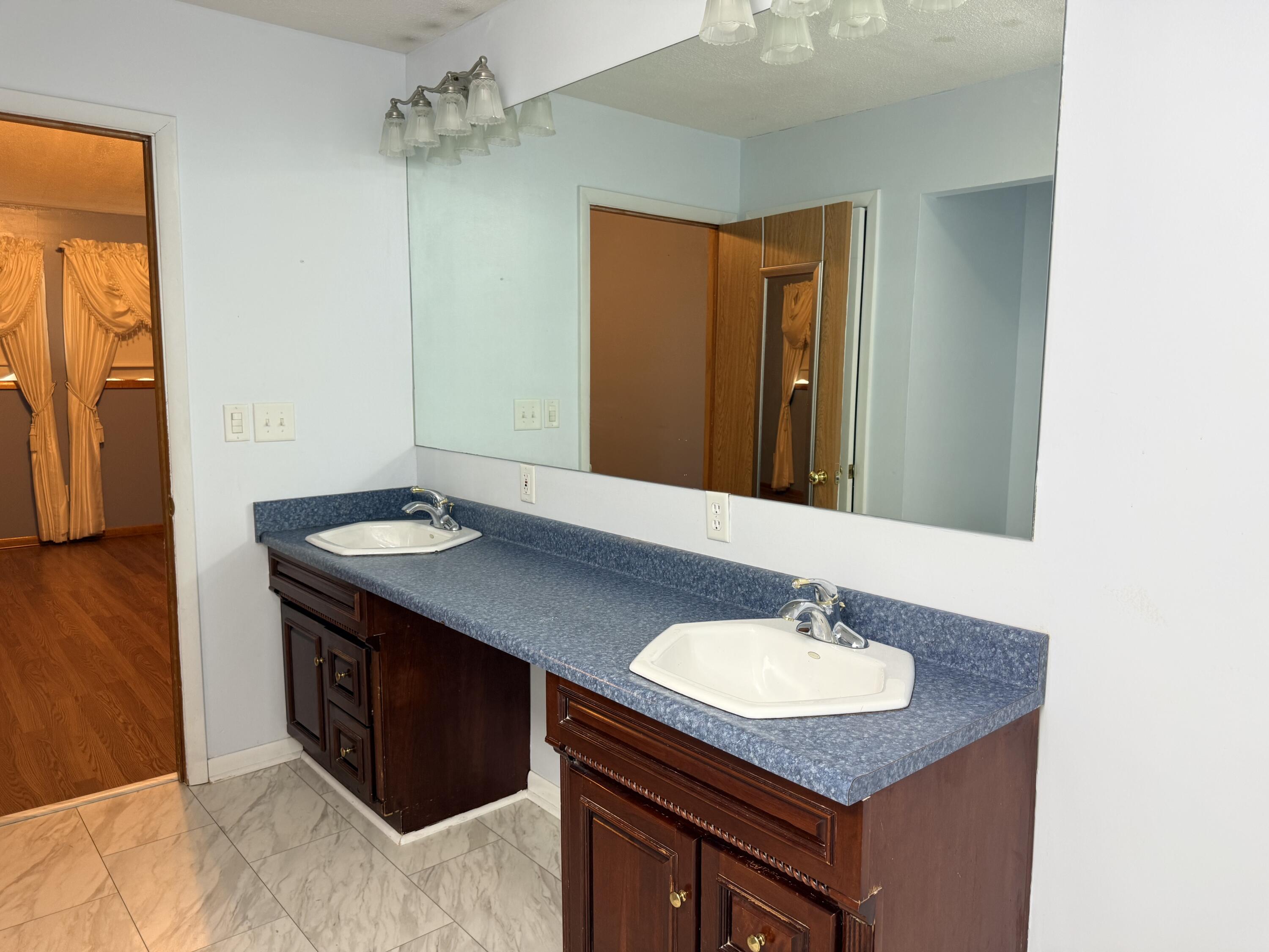 111 Kelly Court Property Photo 17