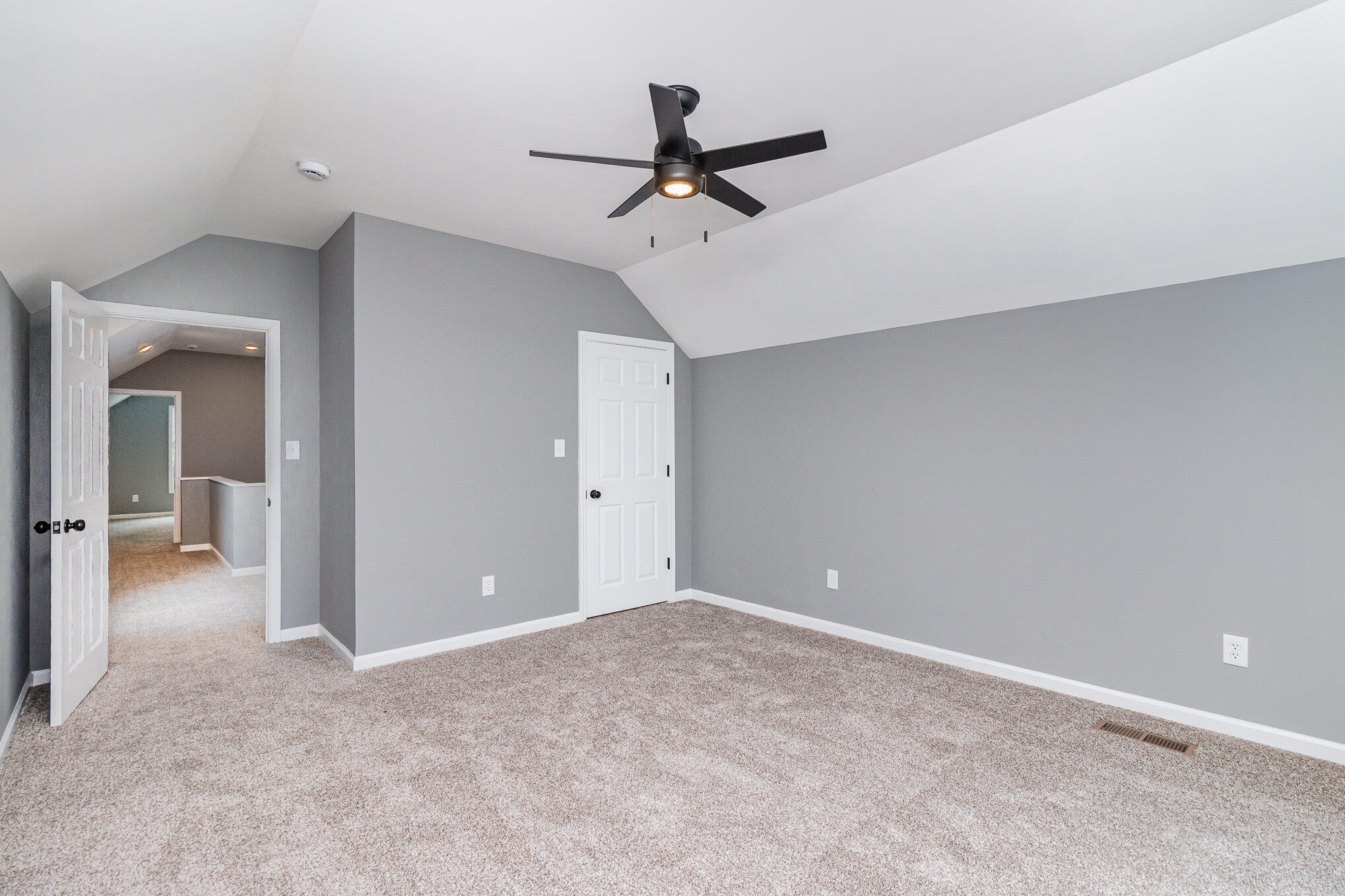 209 Pleasant Street Property Photo 17
