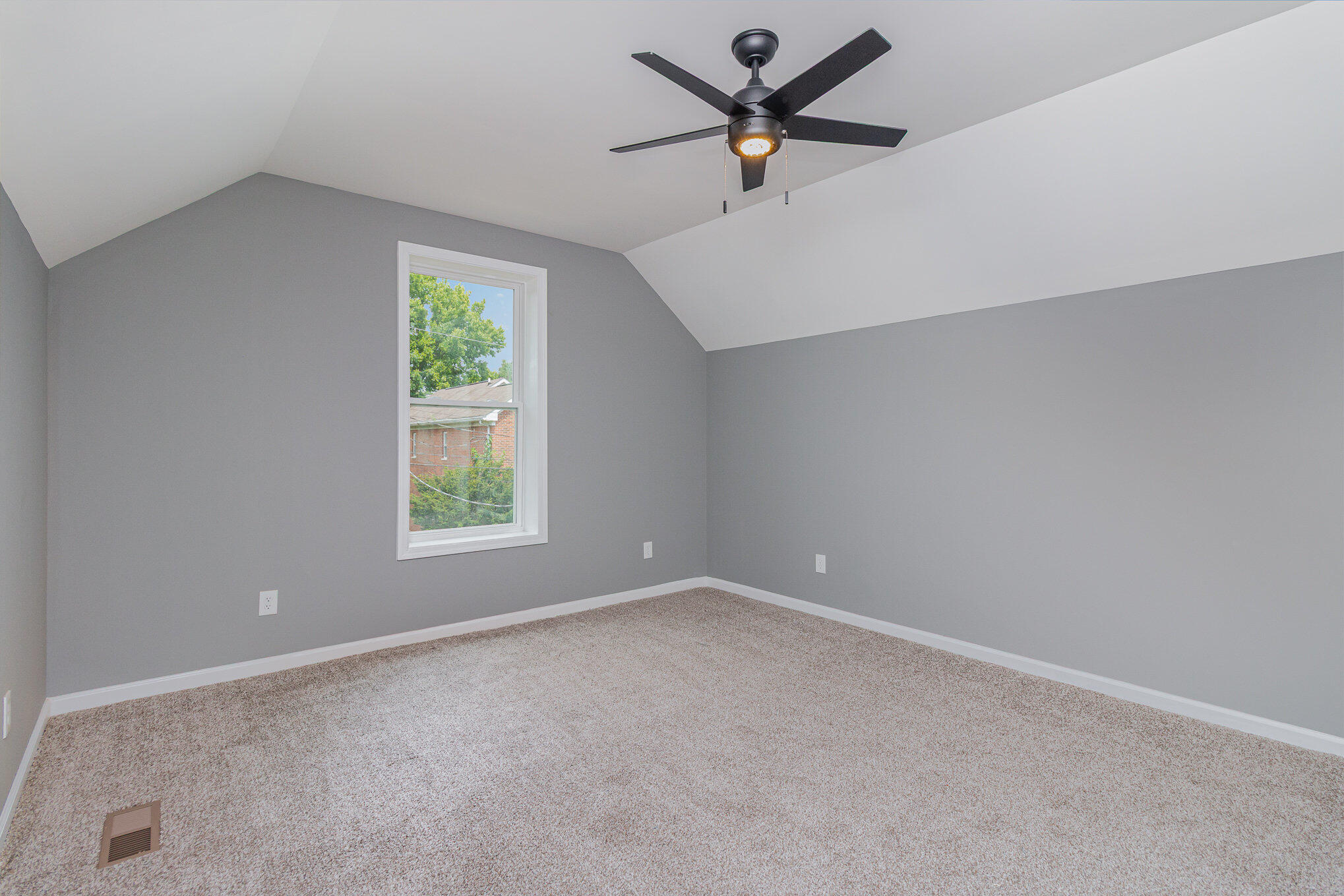 209 Pleasant Street Property Photo 18