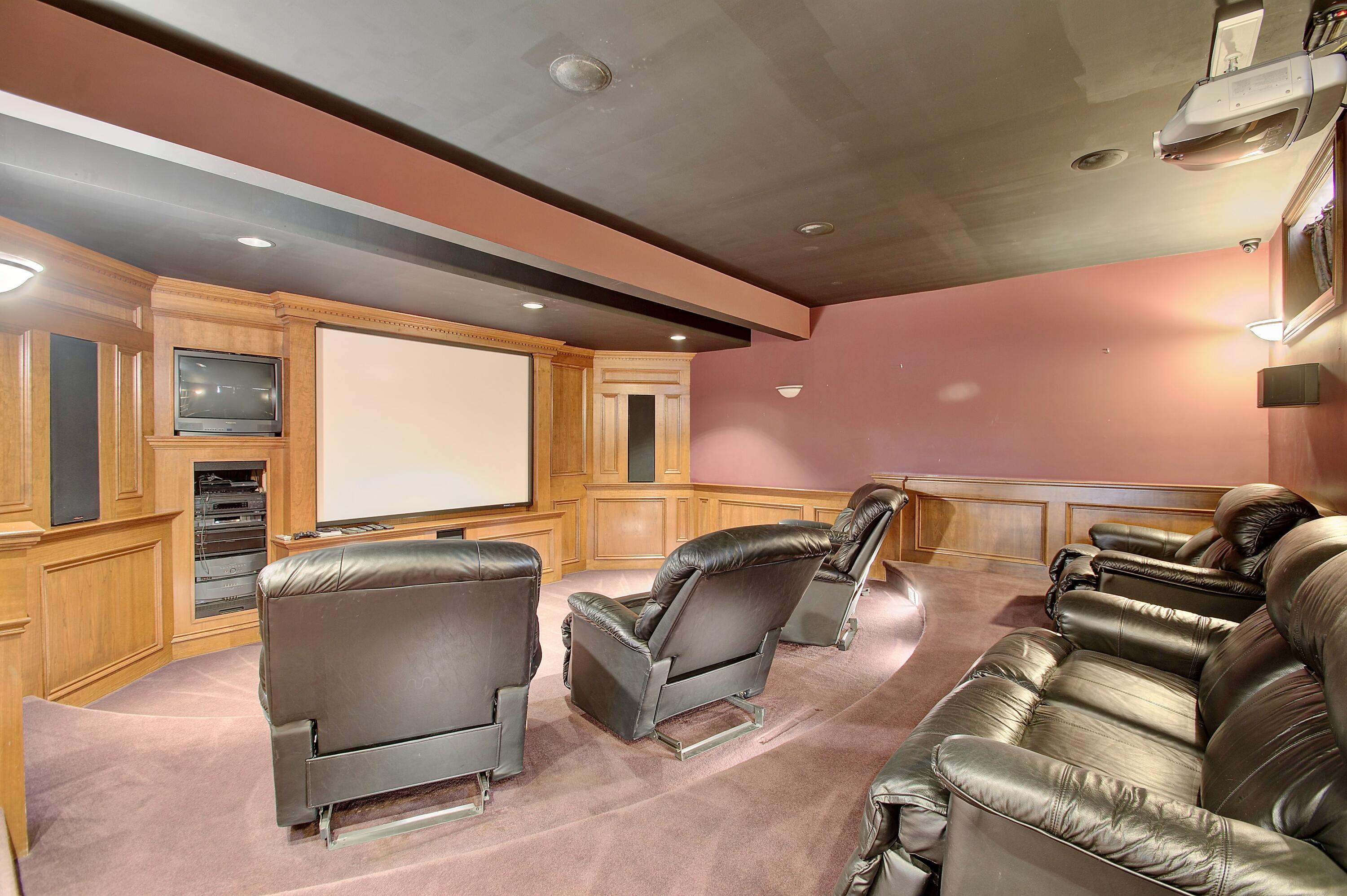 114 W Maple Avenue Property Photo 33