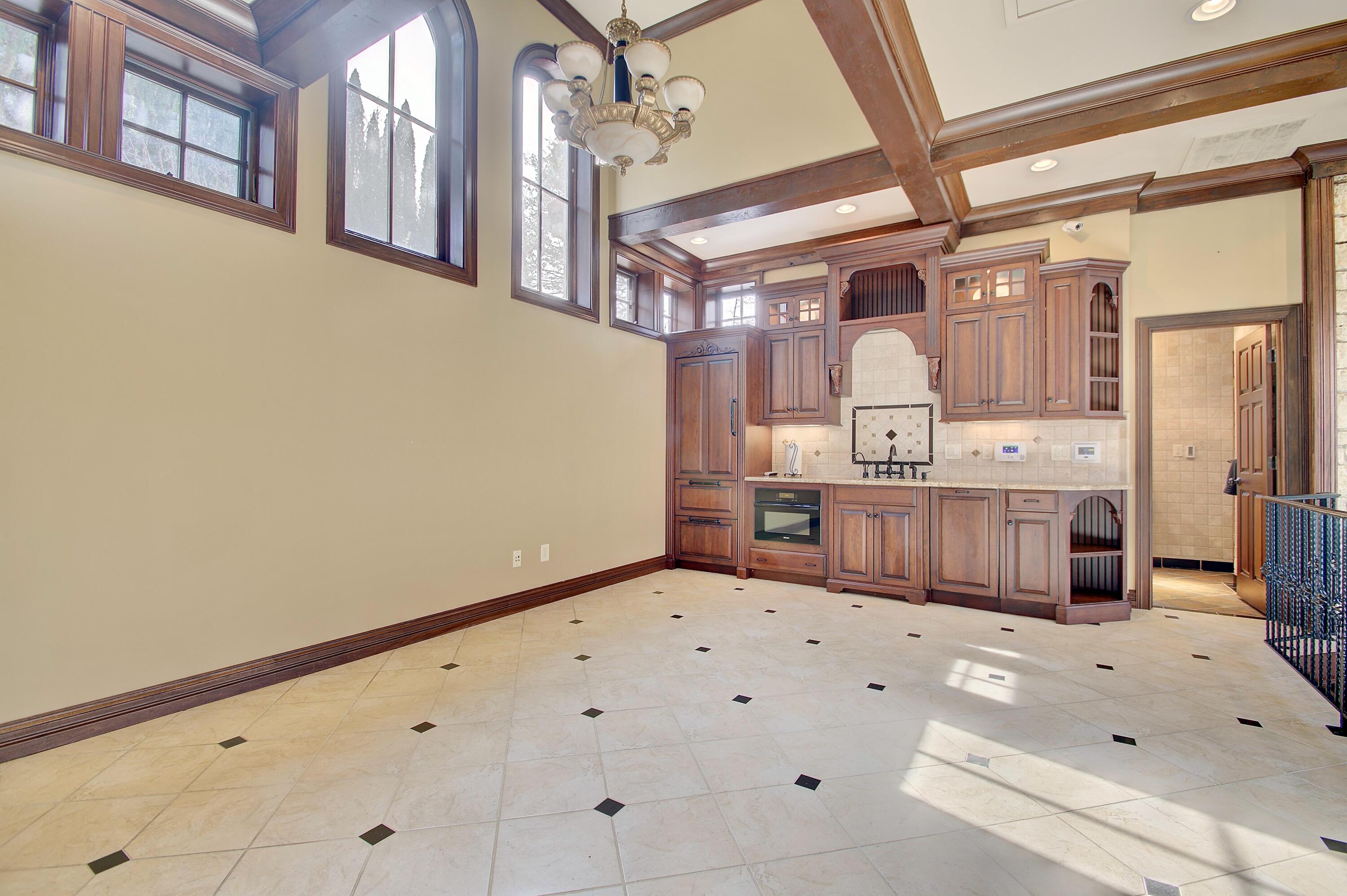 114 W Maple Avenue Property Photo 42