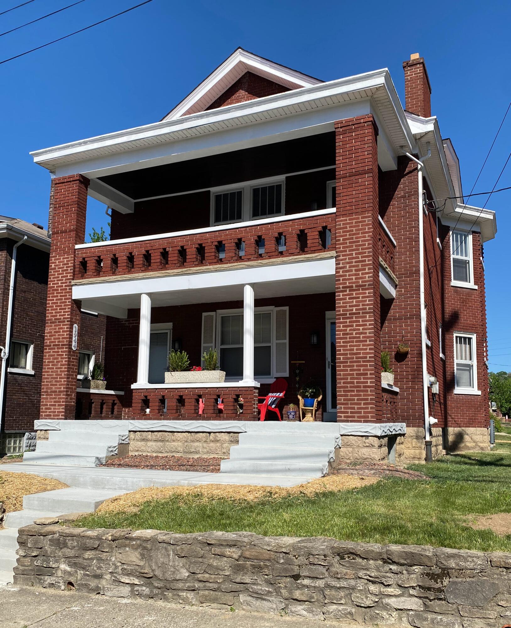 1946 Eastern Avenue Property Photo 1