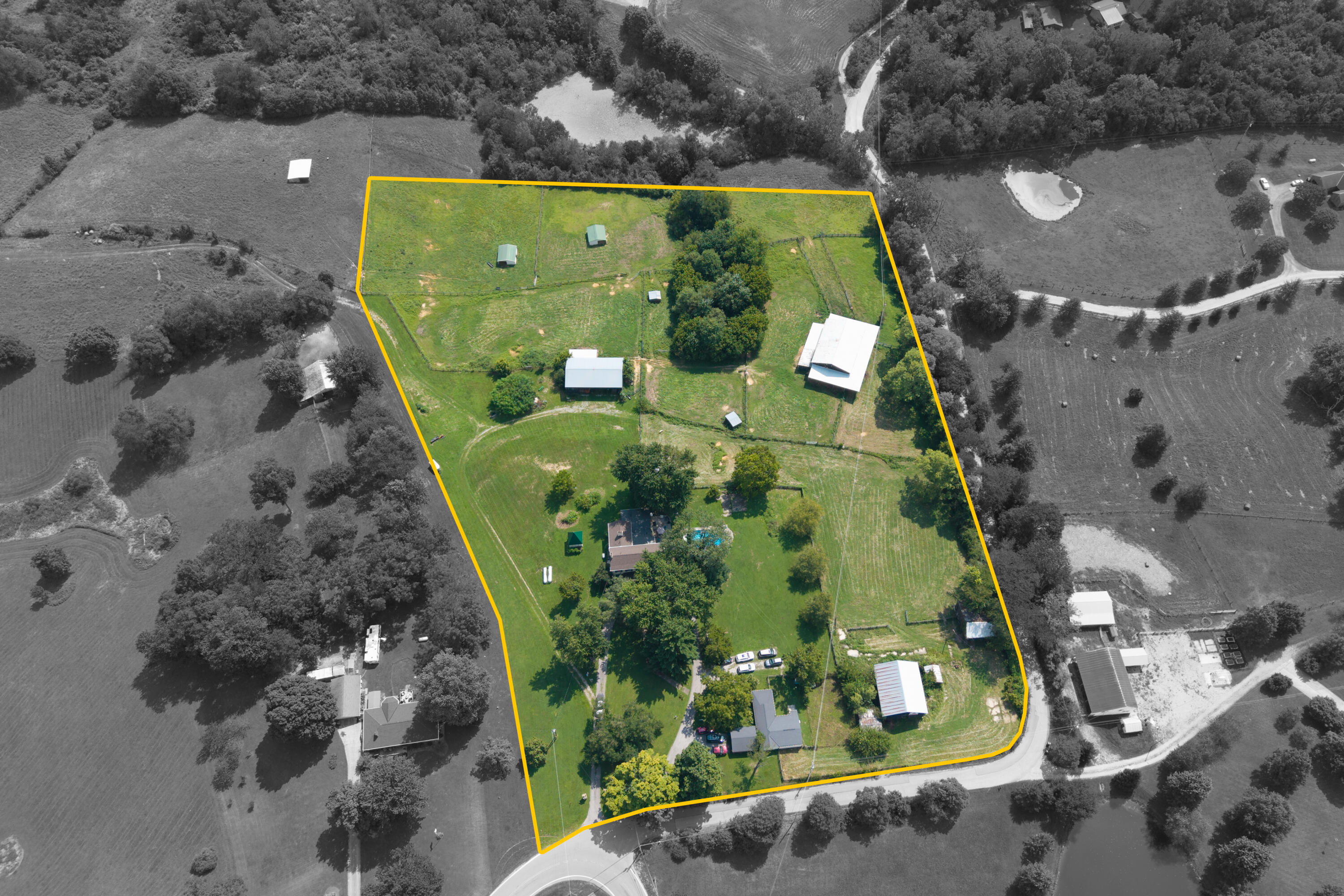7812 E Bend Road Property Photo 1