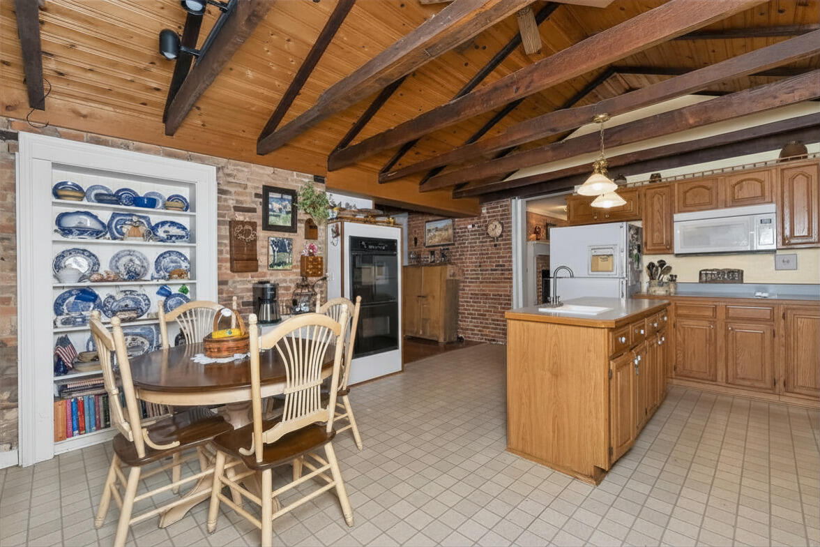 7812 E Bend Road Property Photo 10