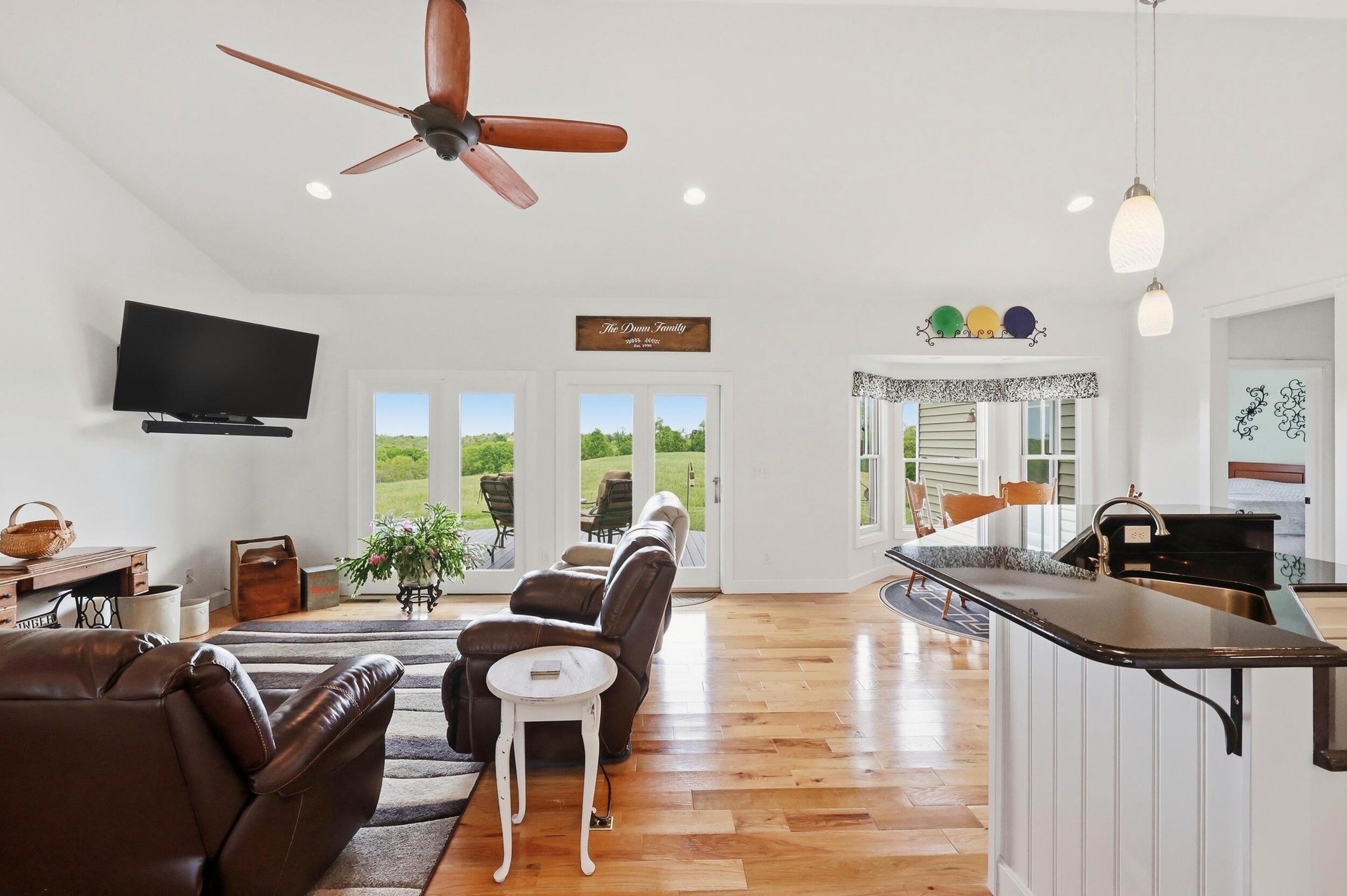 401 Simpson Ridge Road Property Photo 17