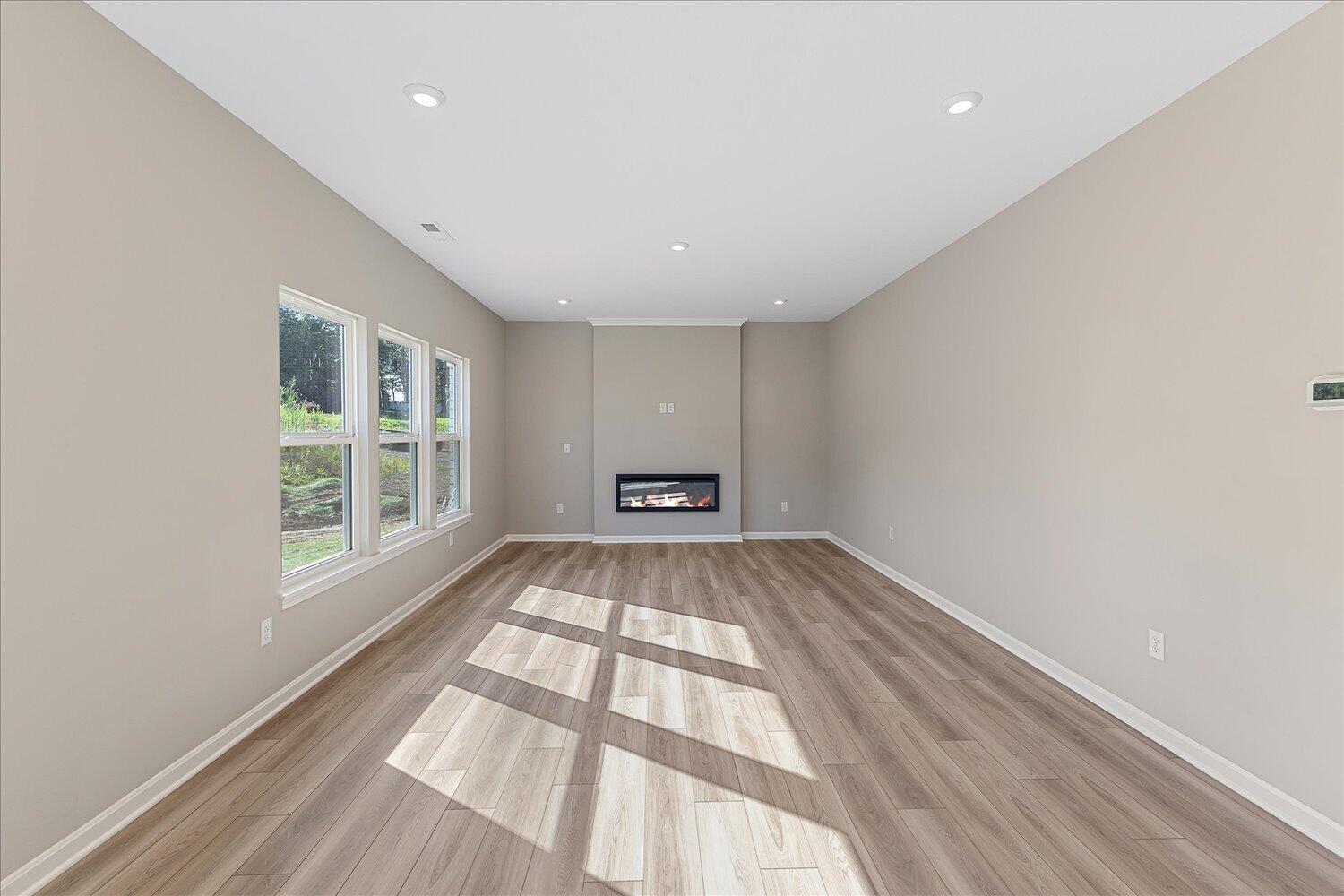 6374 Greenmere Circle Property Photo 7