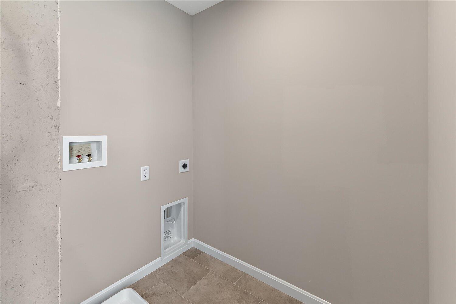 6374 Greenmere Circle Property Photo 21
