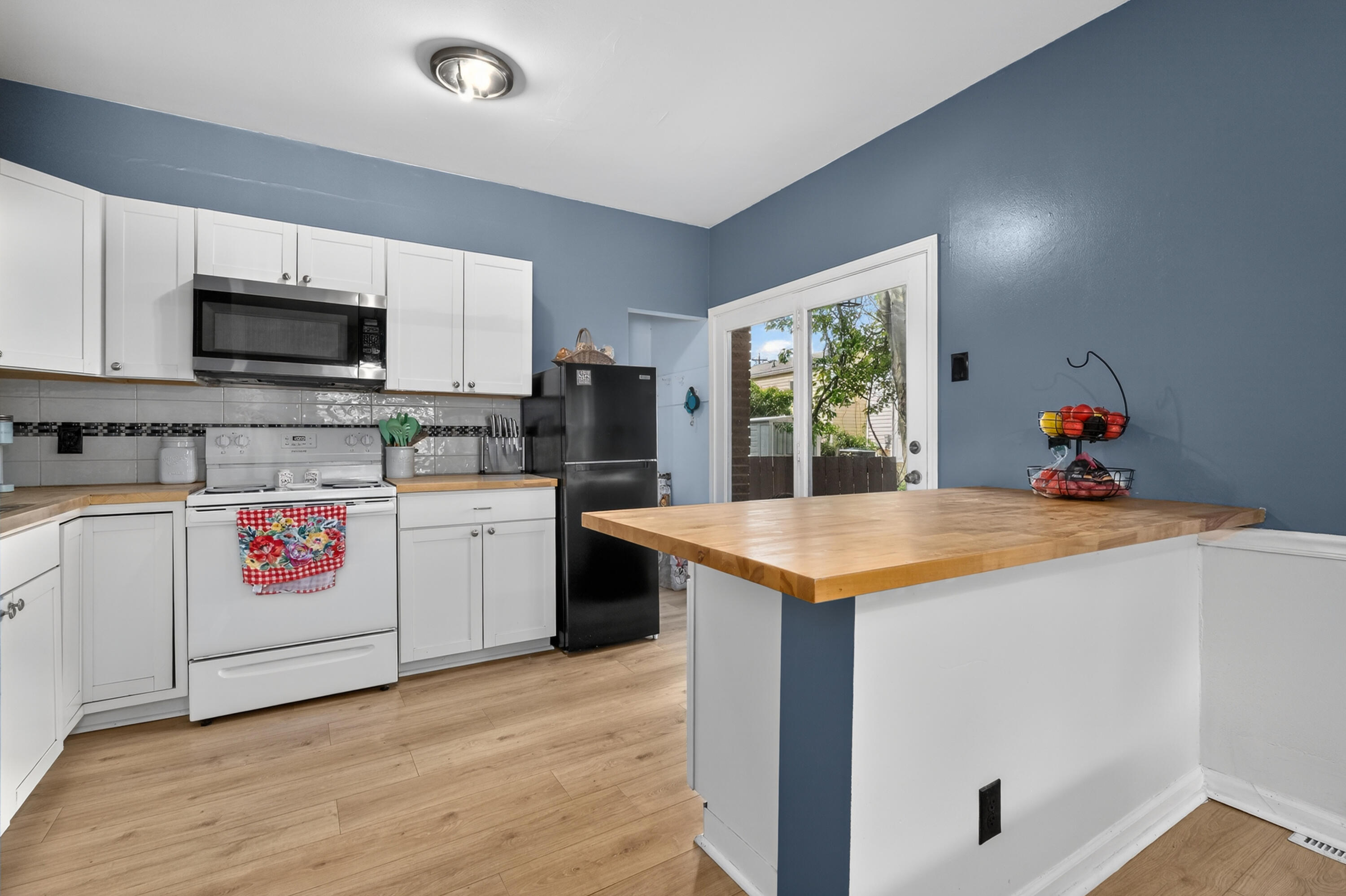 222 Wells Street Property Photo 13