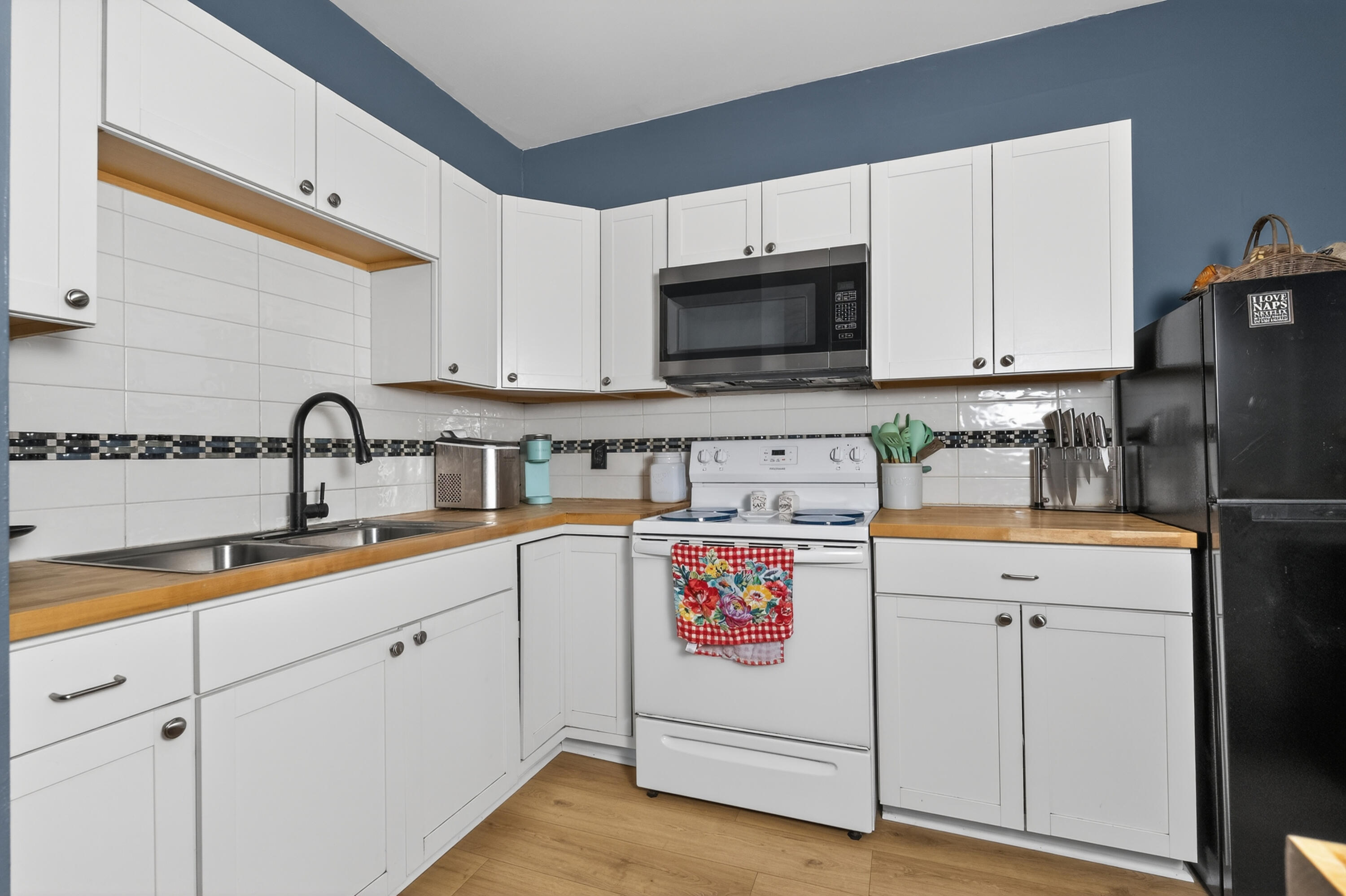 222 Wells Street Property Photo 14