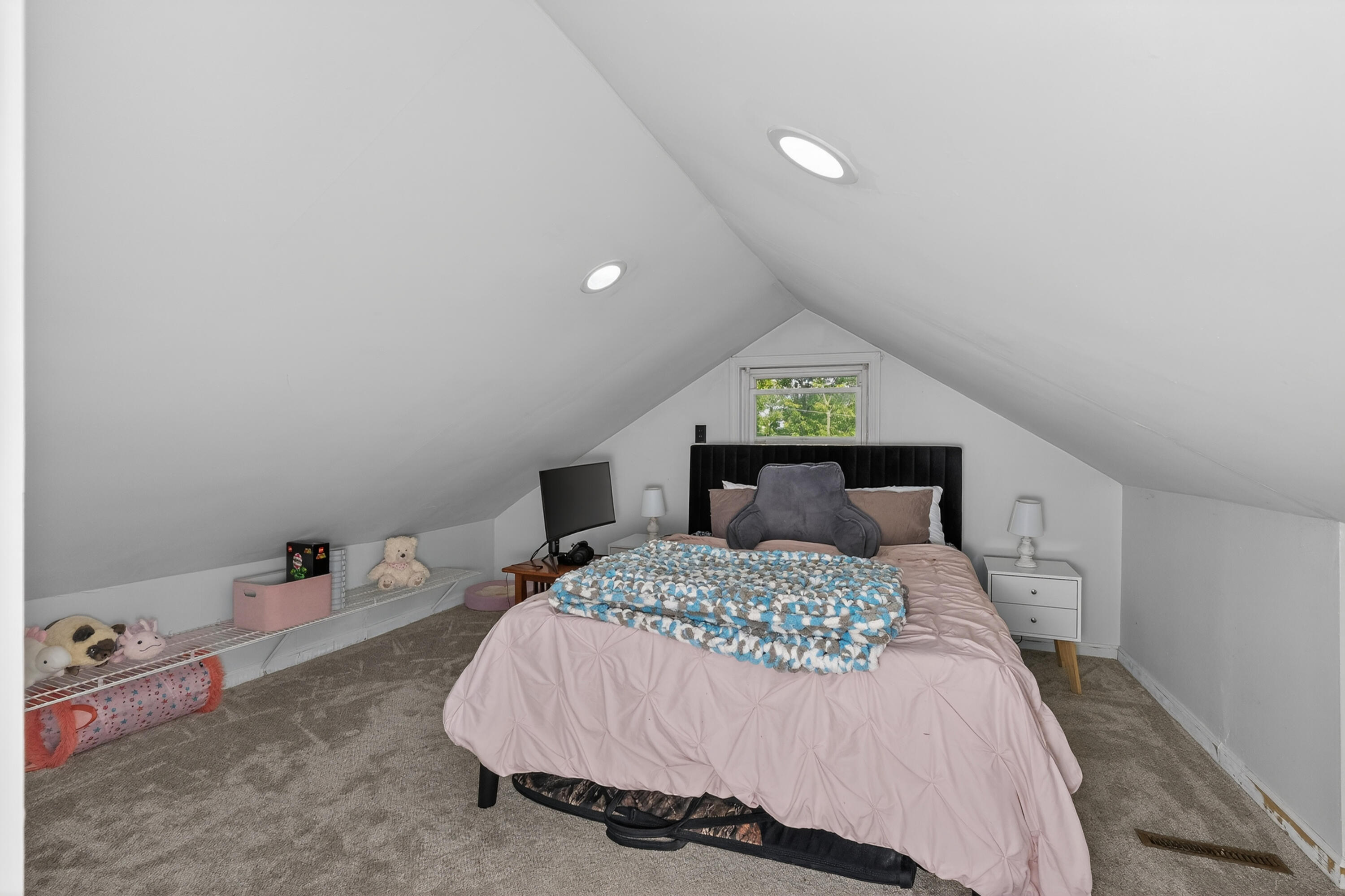 222 Wells Street Property Photo 19