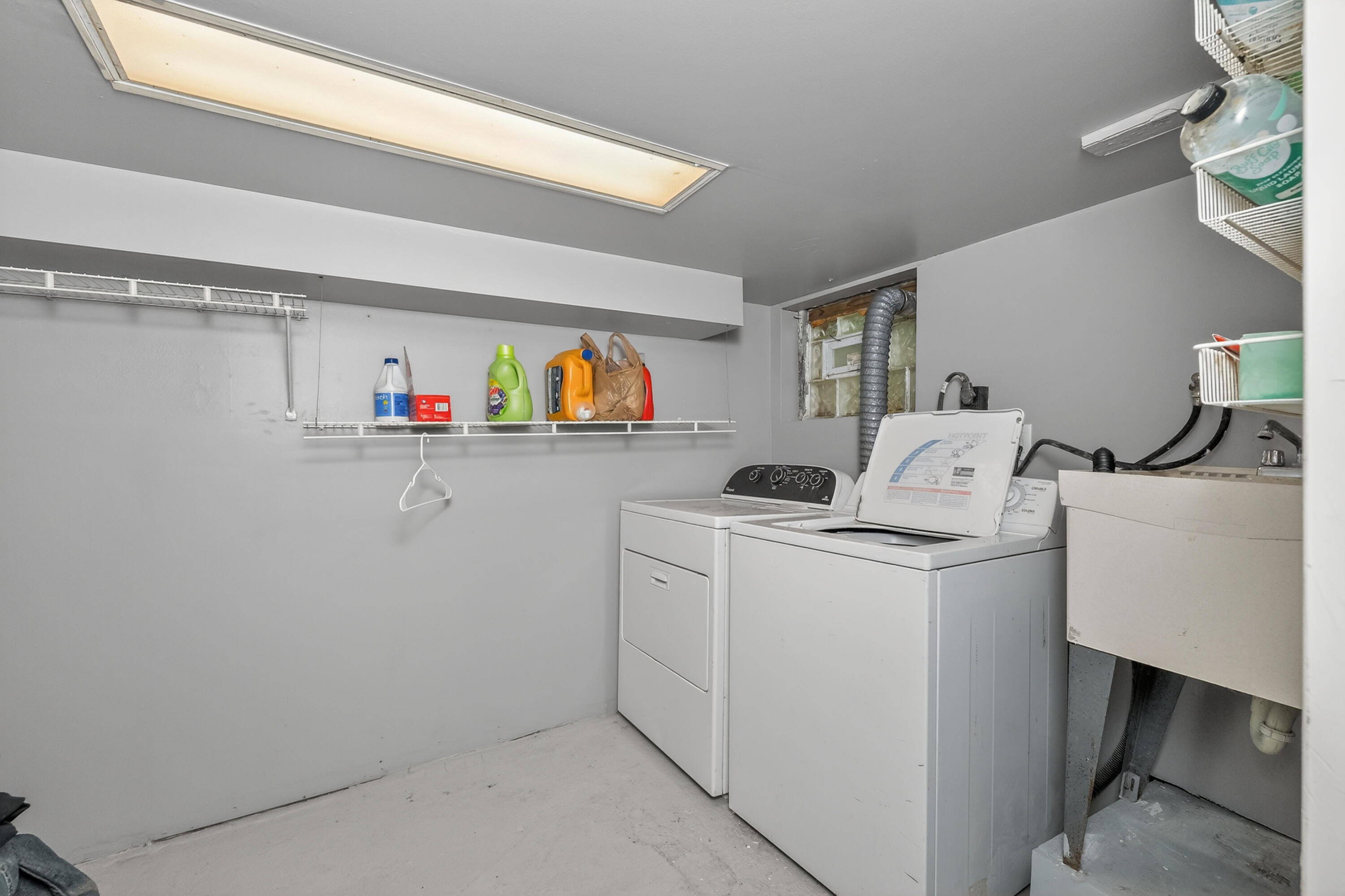 222 Wells Street Property Photo 23