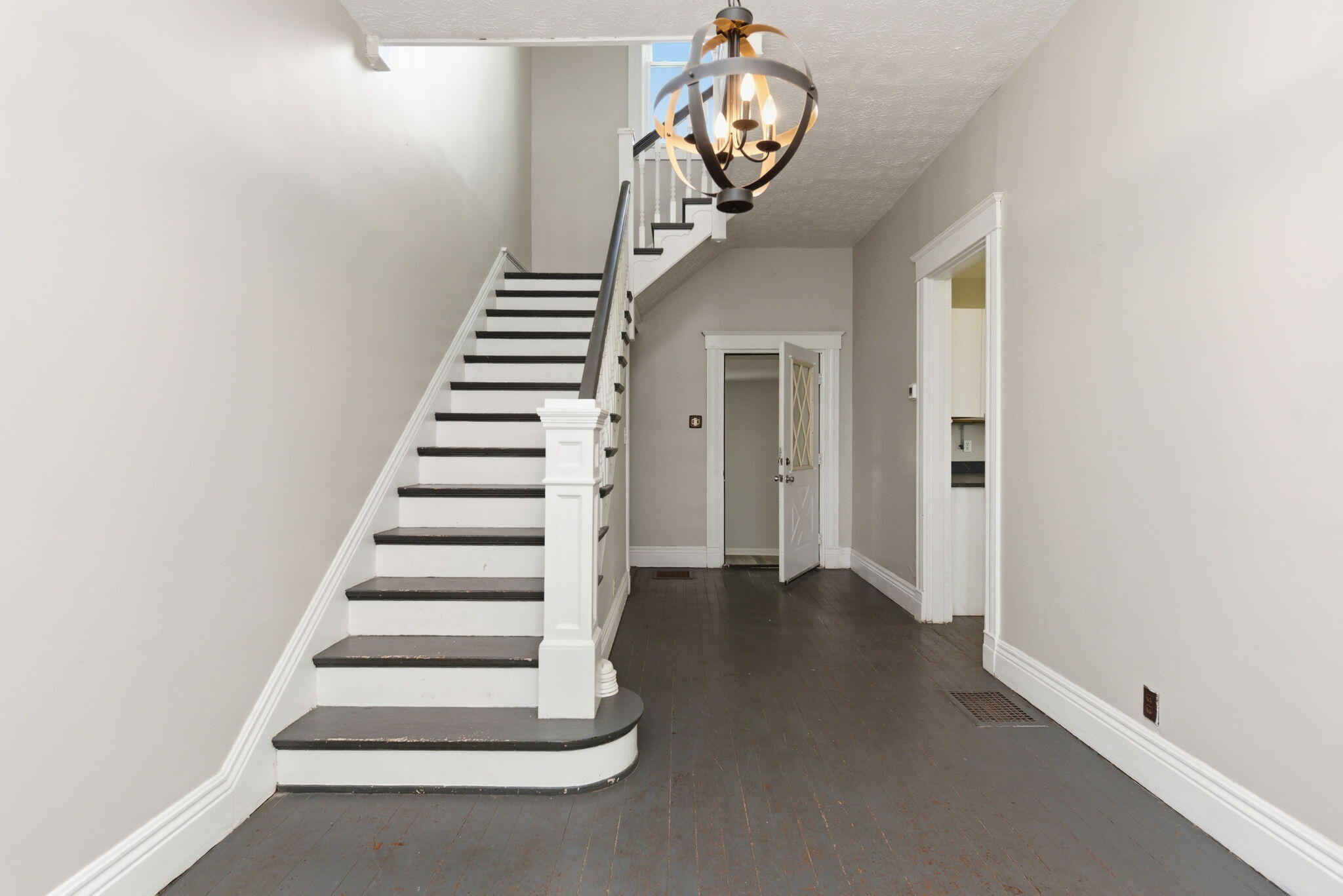 132 W Maple Leaf Road Property Photo 4