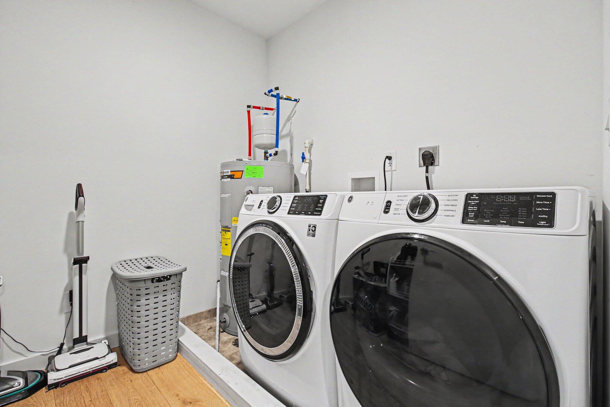 120 Main Street, 209 Property Photo 18