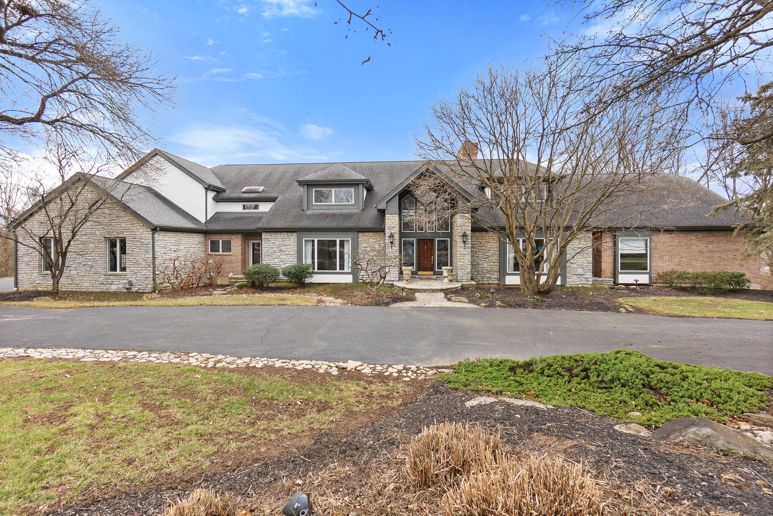 2021 Edenderry Drive Property Photo 2