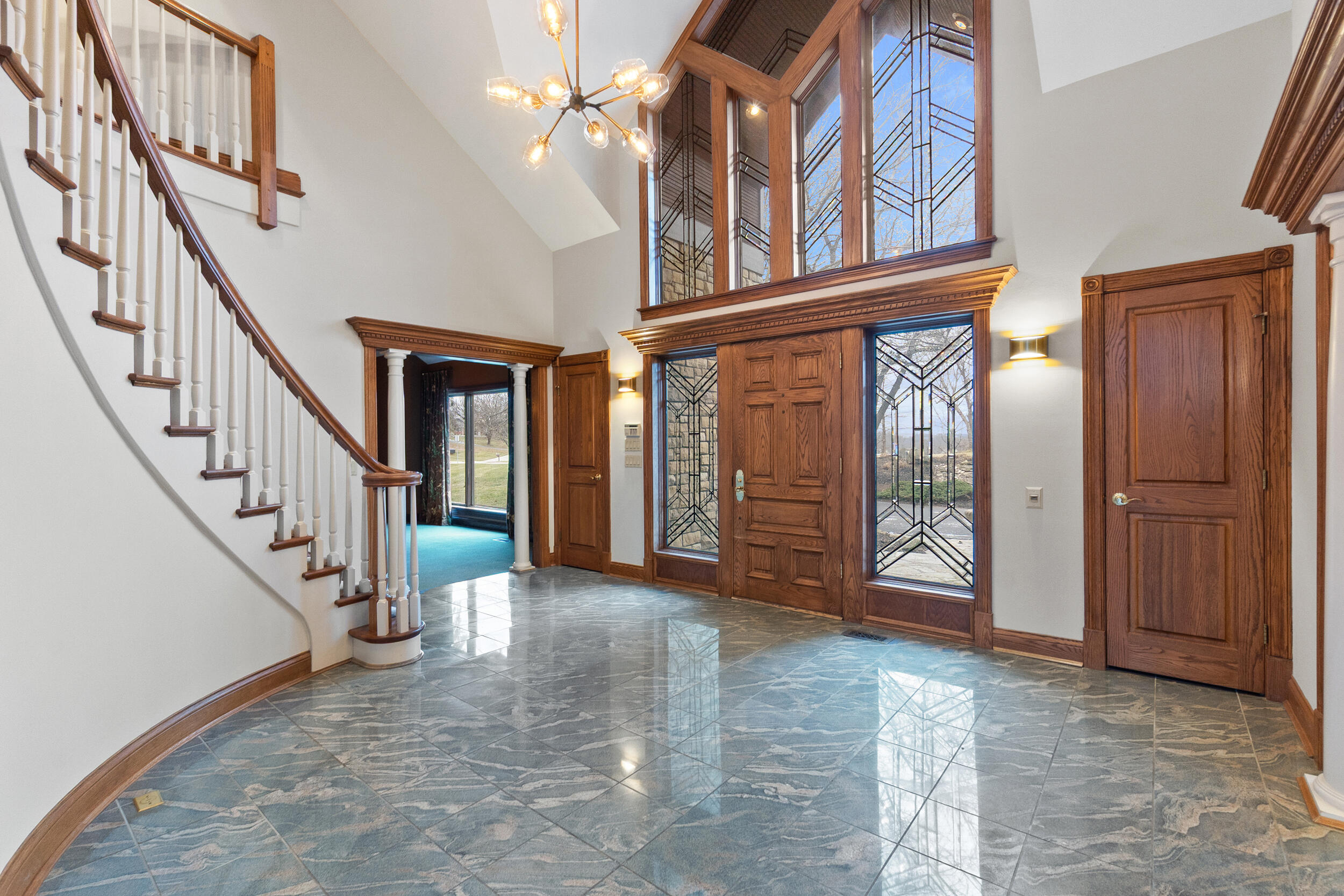 2021 Edenderry Drive Property Photo 7