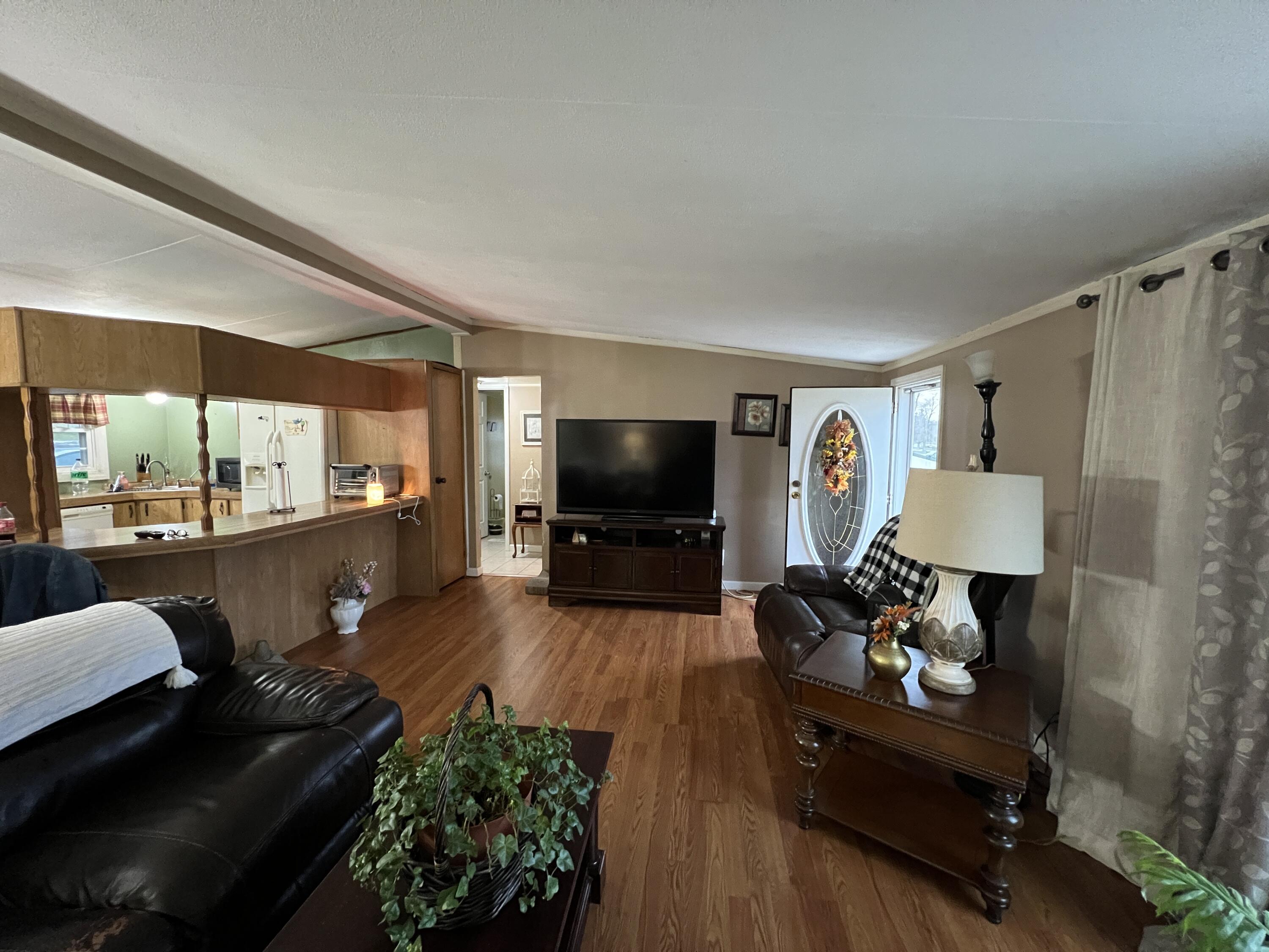 986 42e Hwy Property Photo 17
