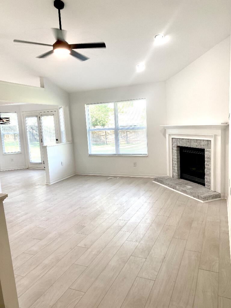 7607 Cloudstone Drive Property Photo 10