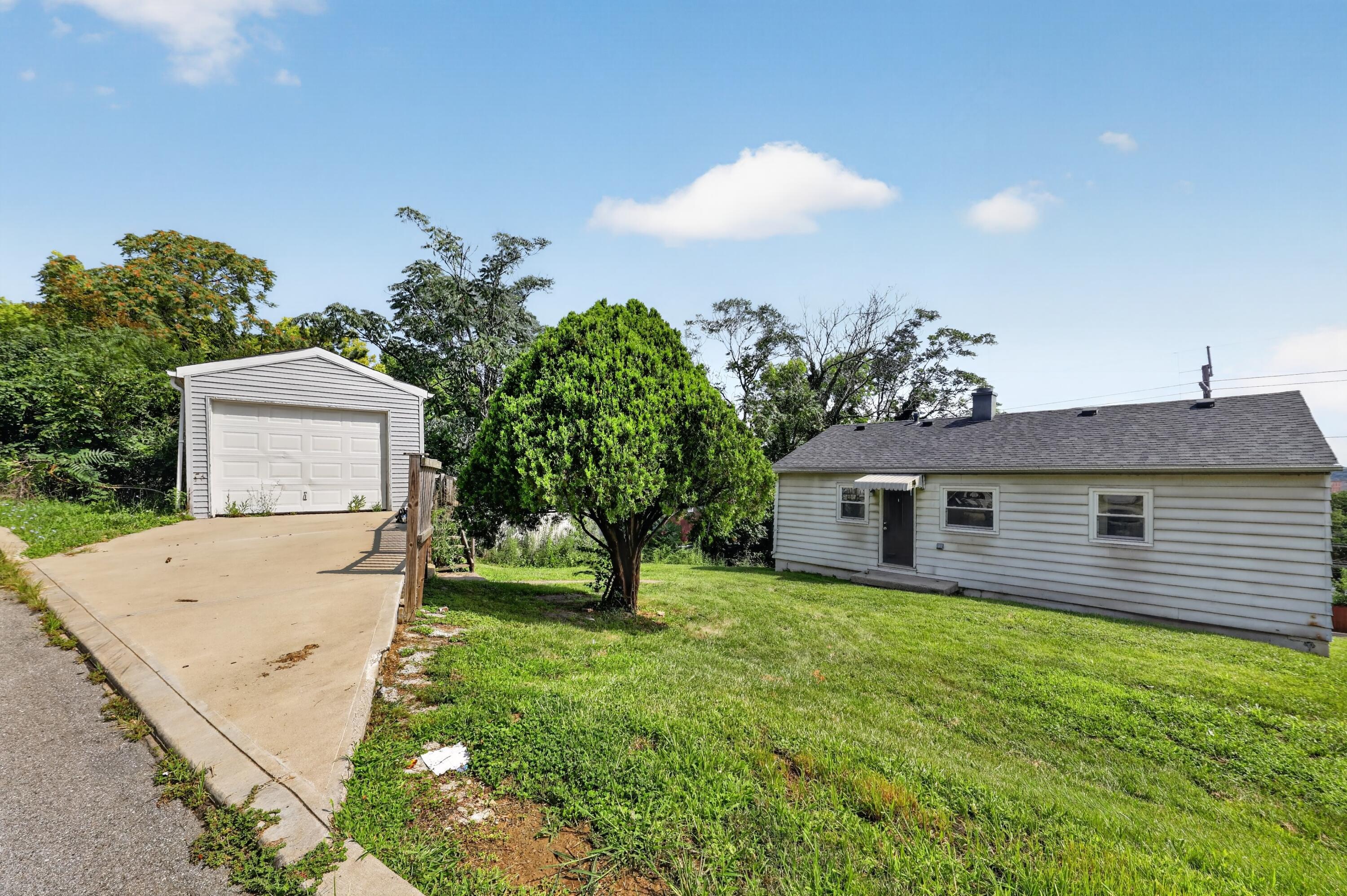 1611 Monroe Street Property Photo 1