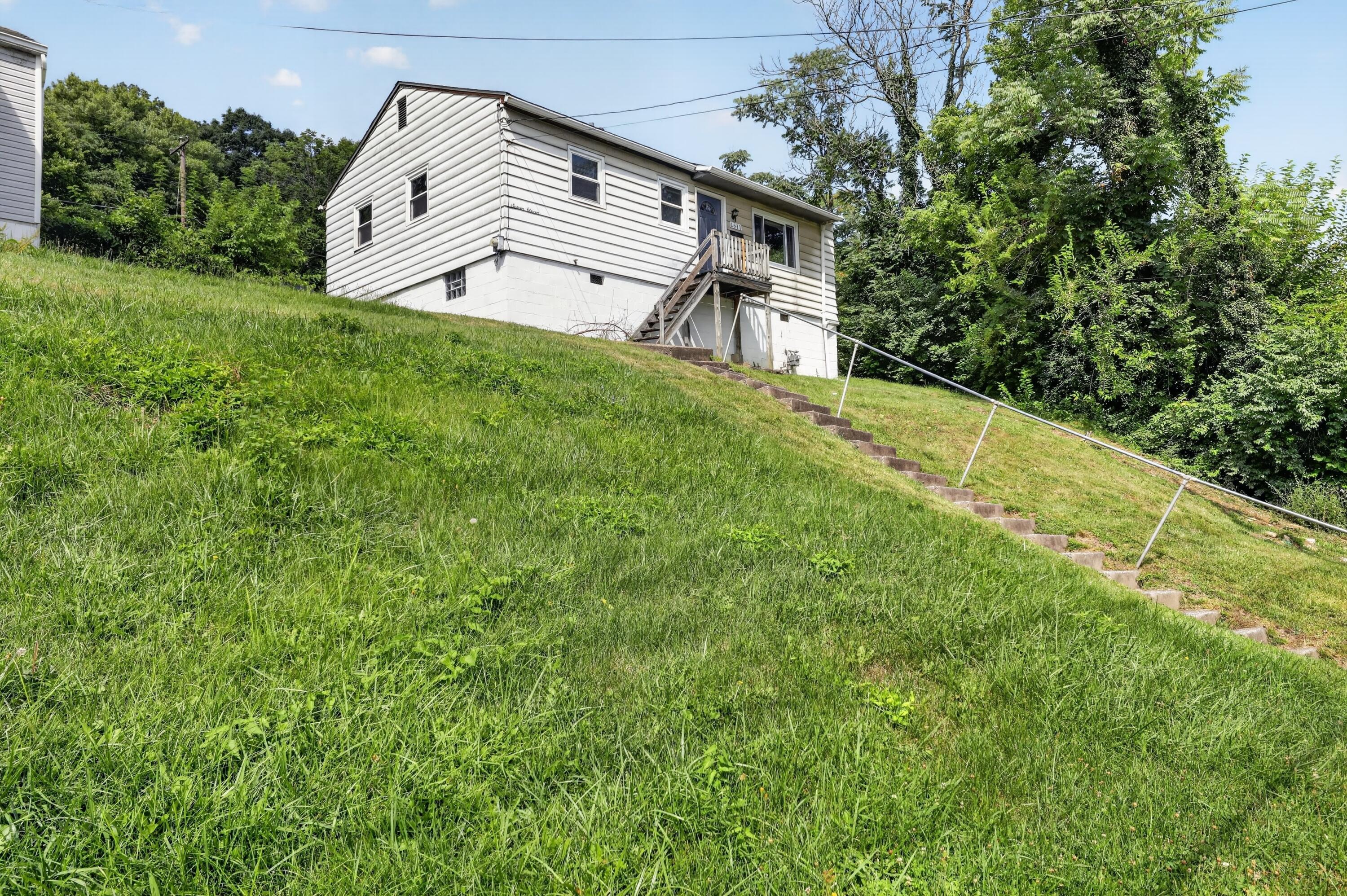 1611 Monroe Street Property Photo 2