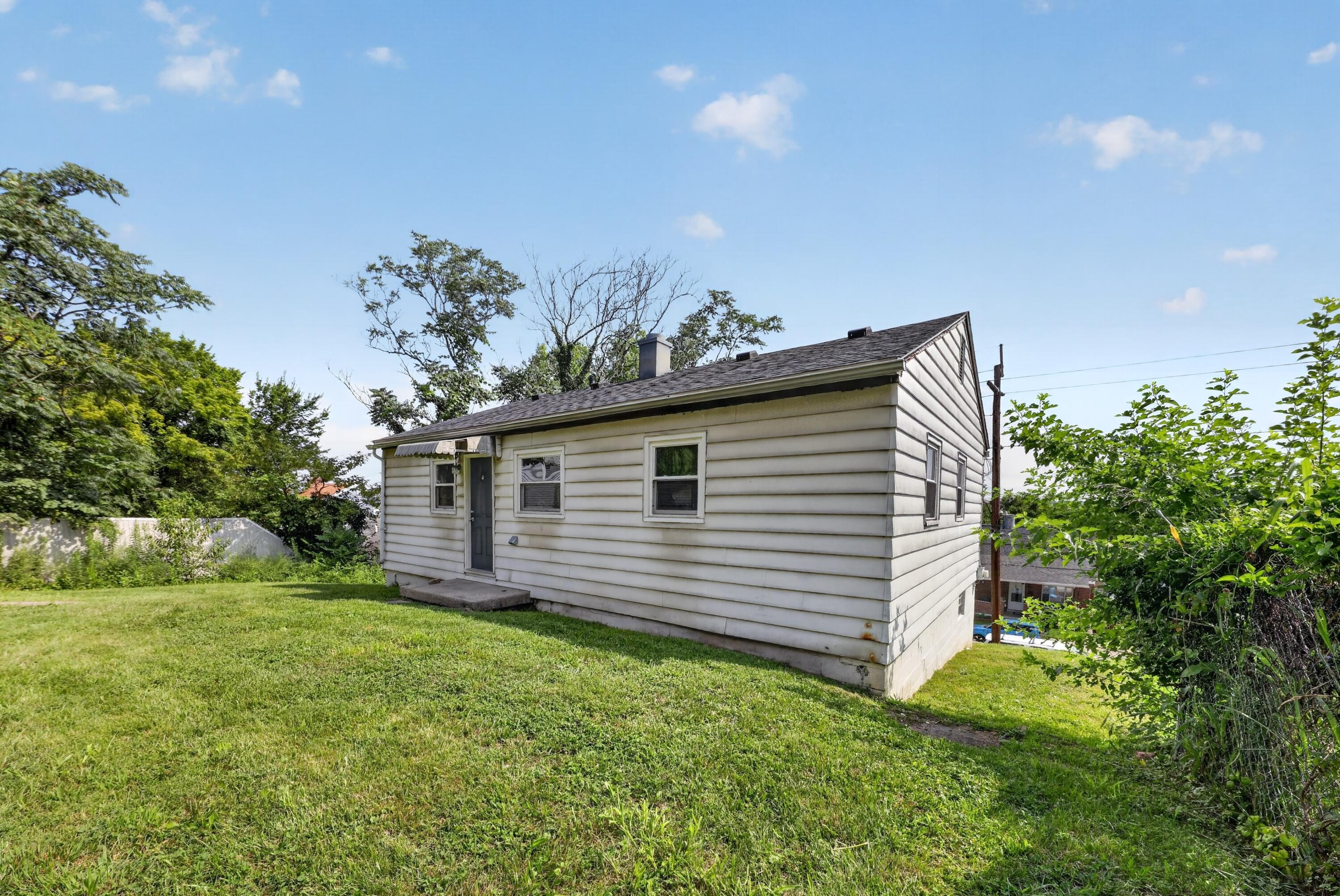 1611 Monroe Street Property Photo 3