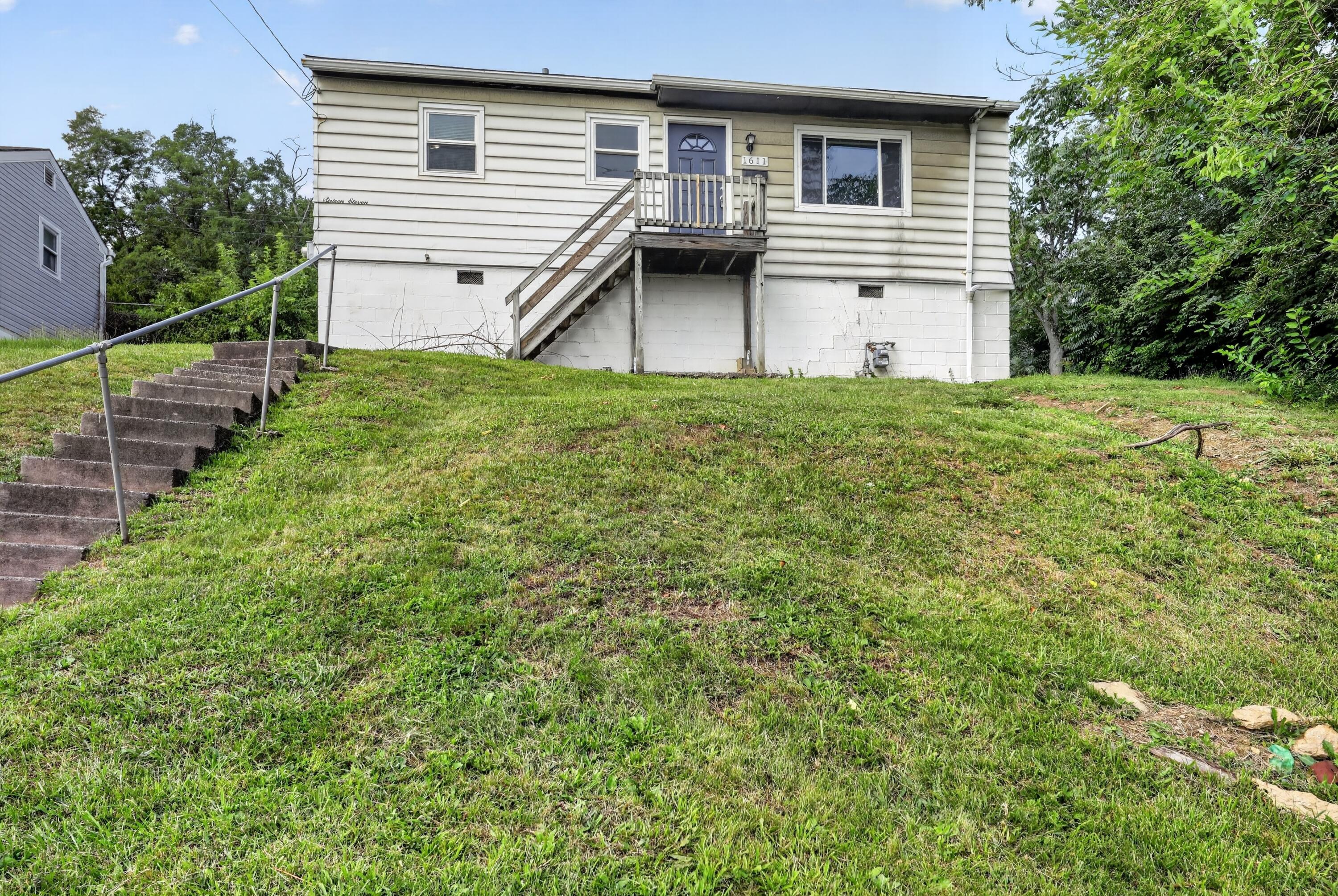 1611 Monroe Street Property Photo 4