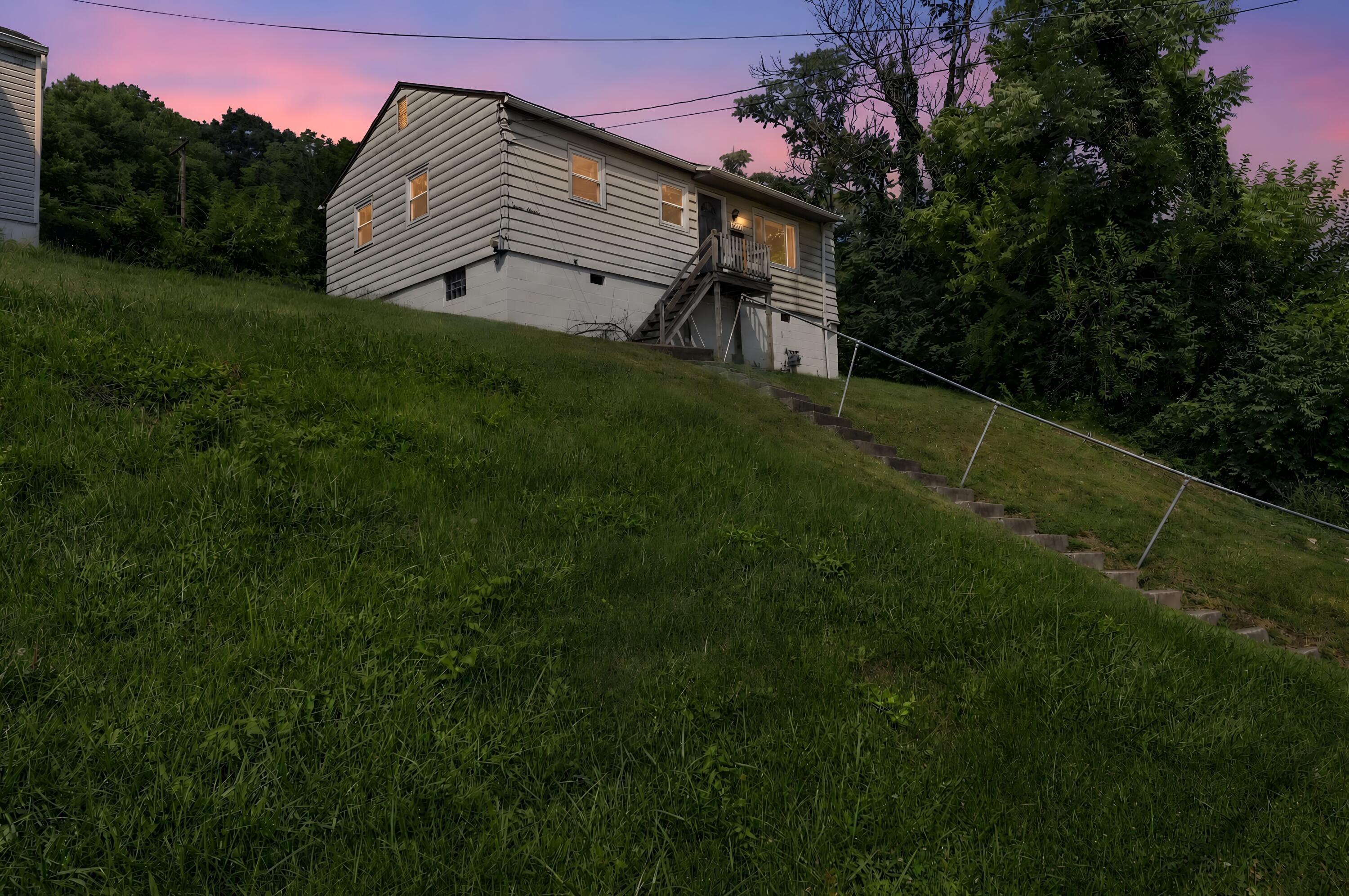 1611 Monroe Street Property Photo 7