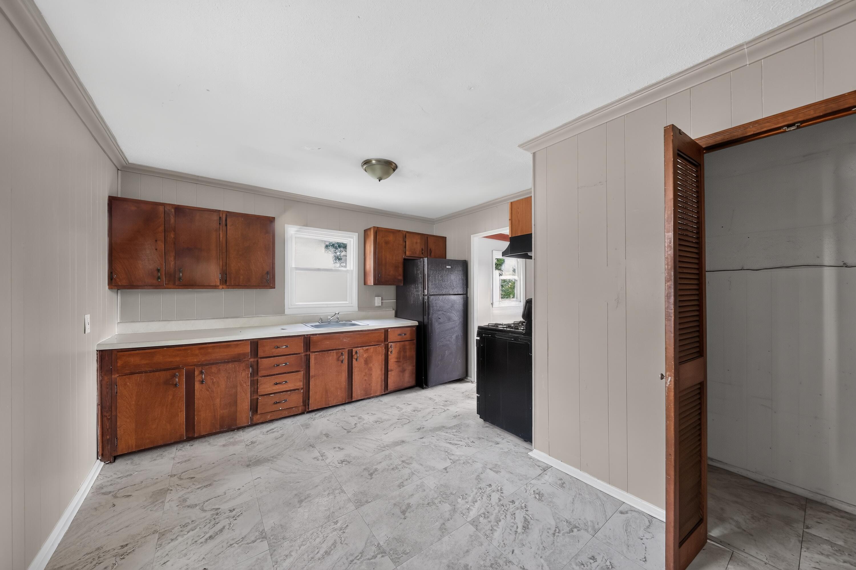 1611 Monroe Street Property Photo 15