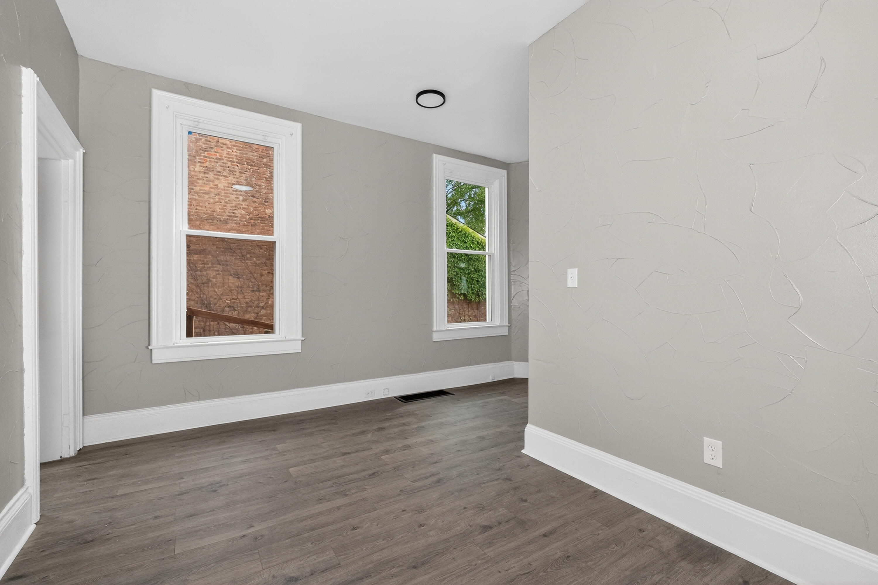728 W 9th Street Property Photo 13