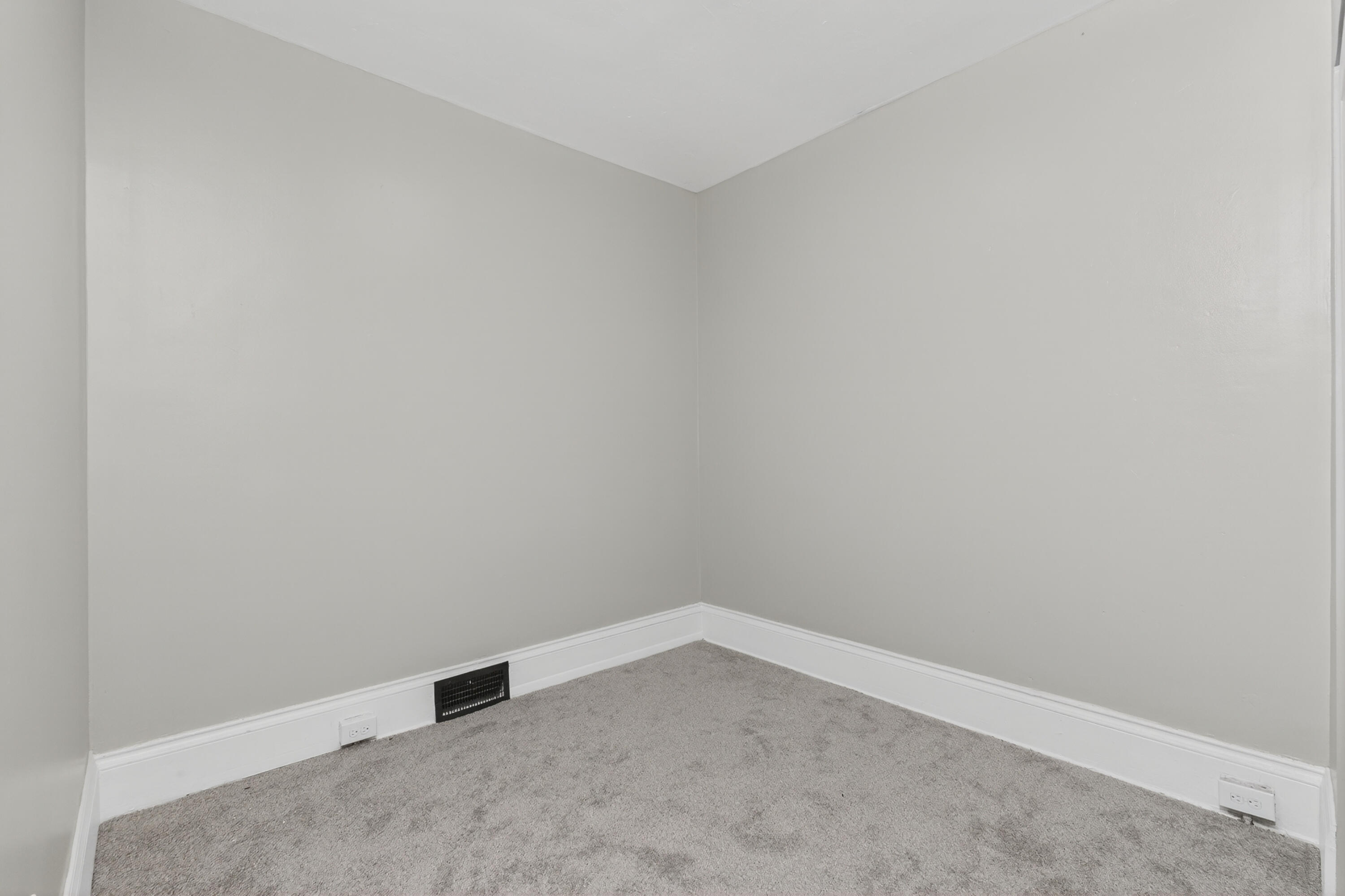 728 W 9th Street Property Photo 27