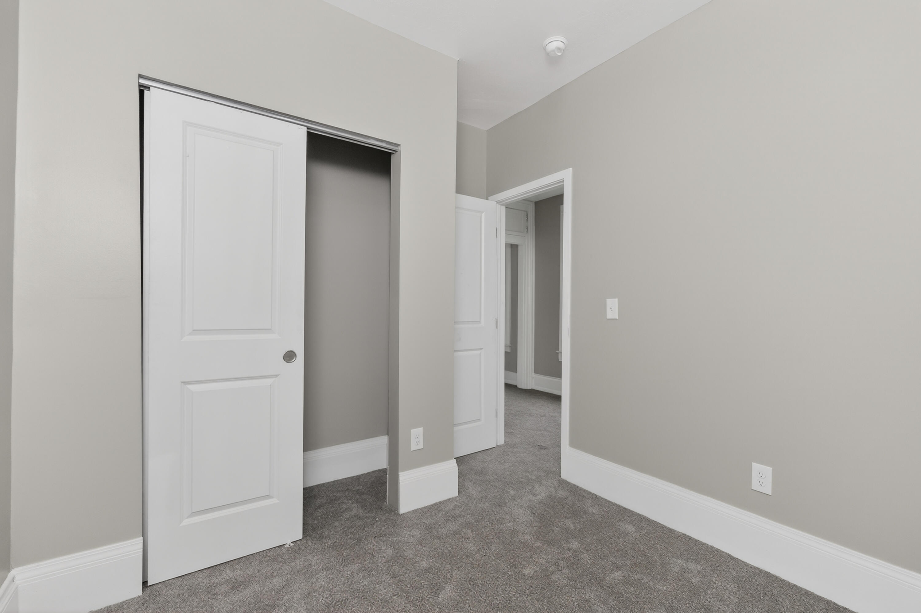 728 W 9th Street Property Photo 28