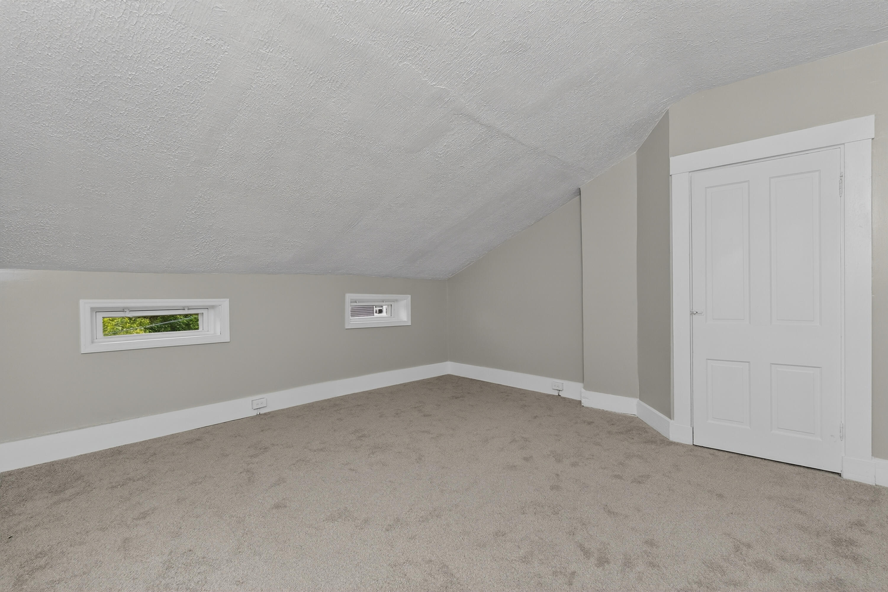 728 W 9th Street Property Photo 29