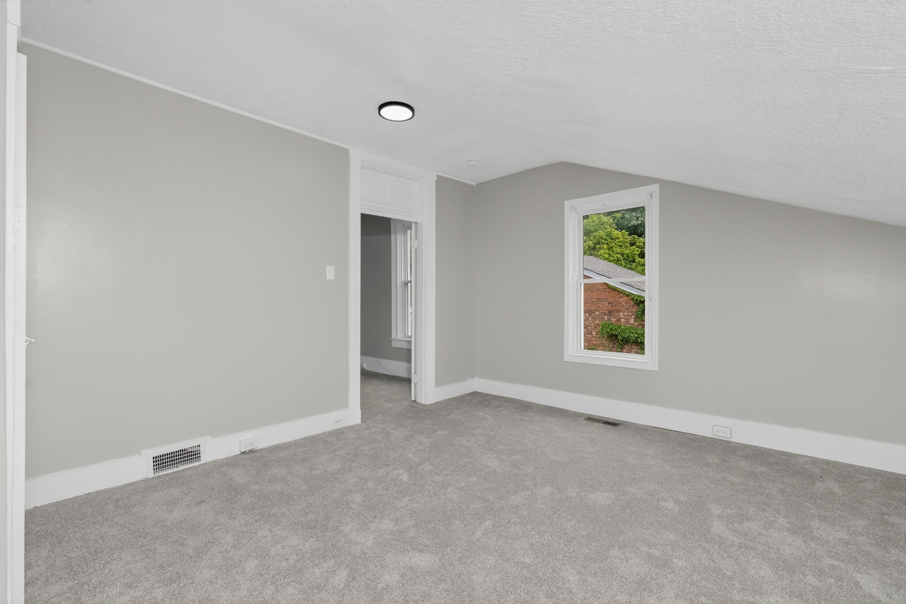 728 W 9th Street Property Photo 30