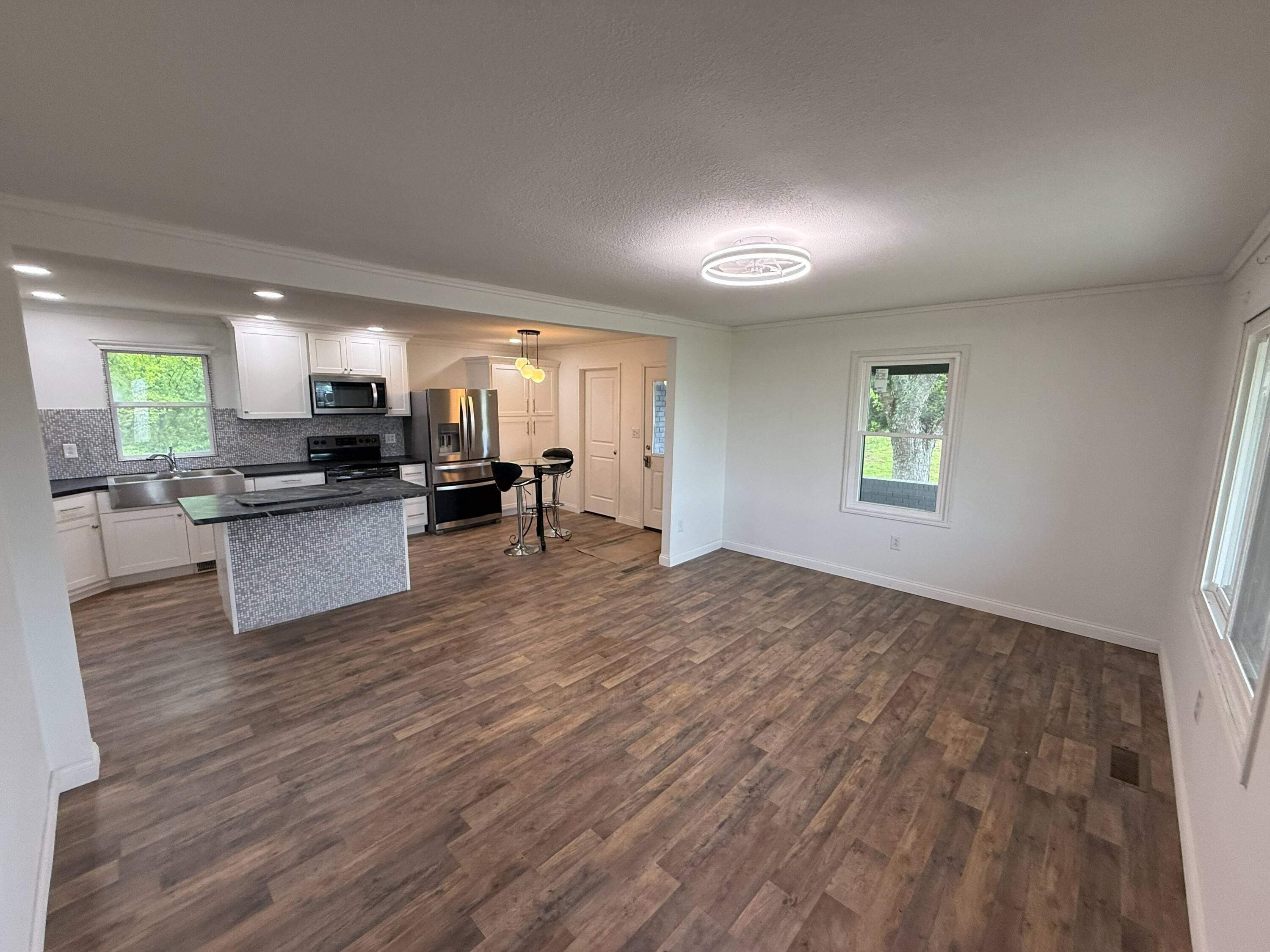 2105 S Highway 127 S Property Photo 11