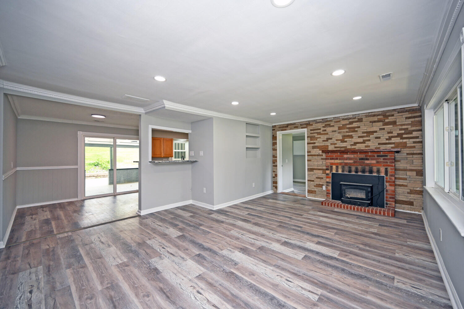 1044 Merrell Road Property Photo 5