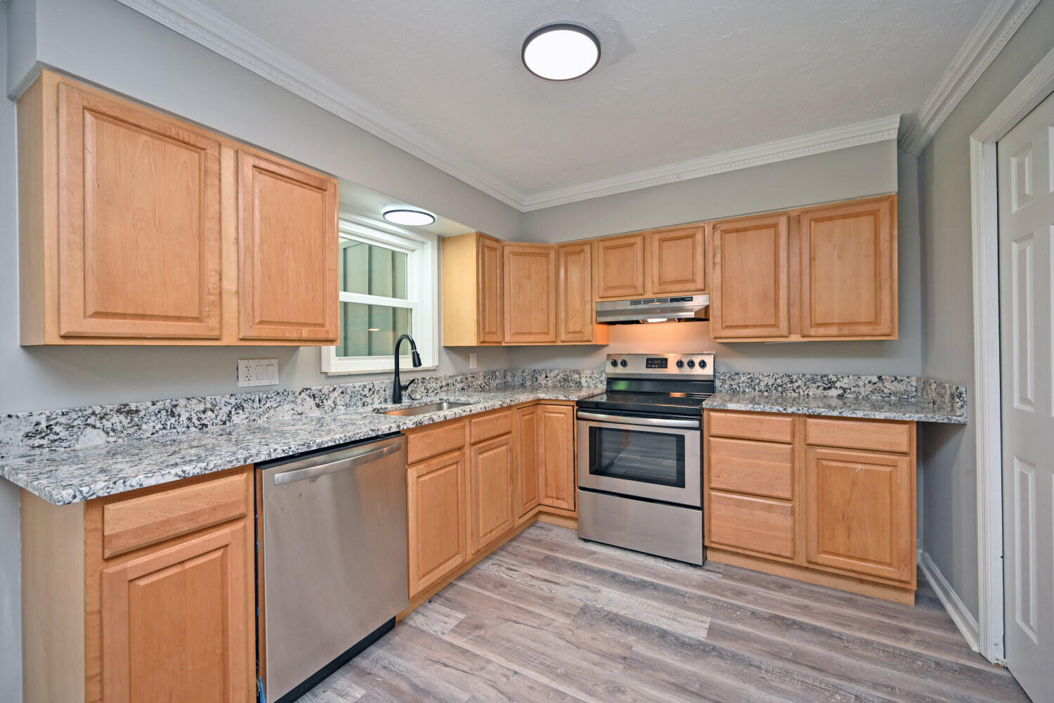 1044 Merrell Road Property Photo 10