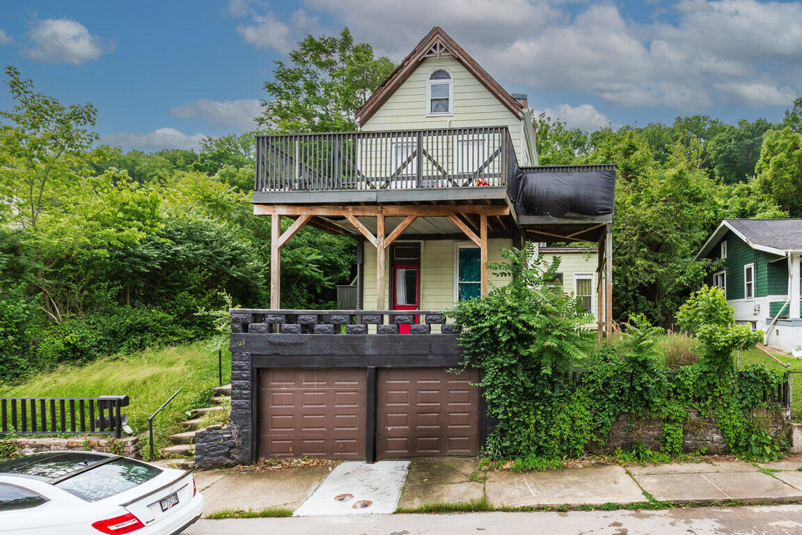 1107 John Street Property Photo 1