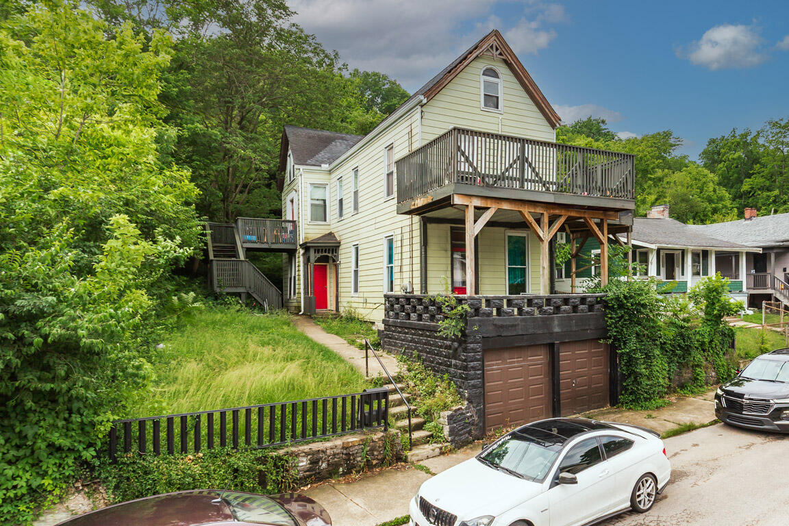 1107 John Street Property Photo 2
