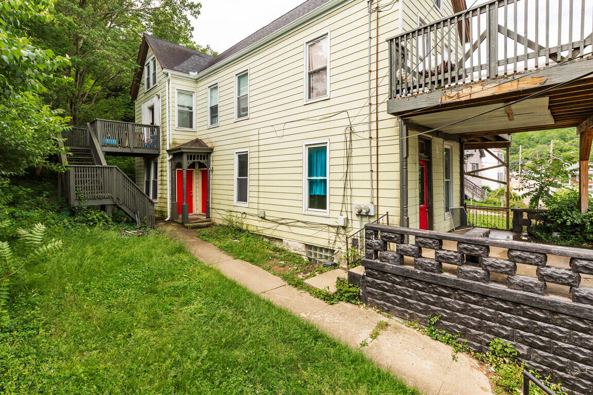 1107 John Street Property Photo 3