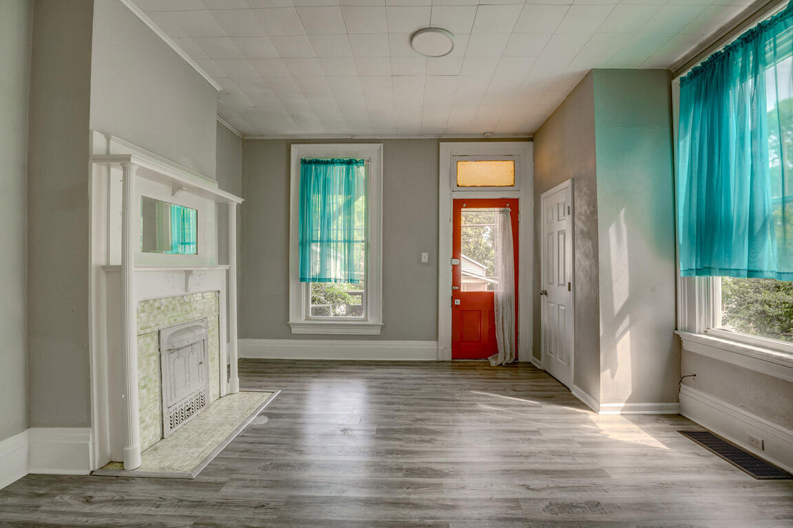 1107 John Street Property Photo 7