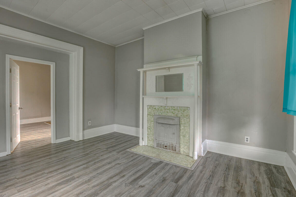 1107 John Street Property Photo 9