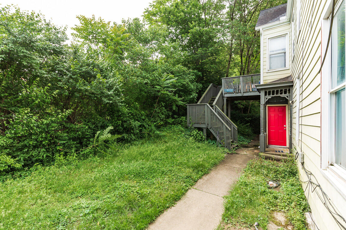 1107 John Street Property Photo 13