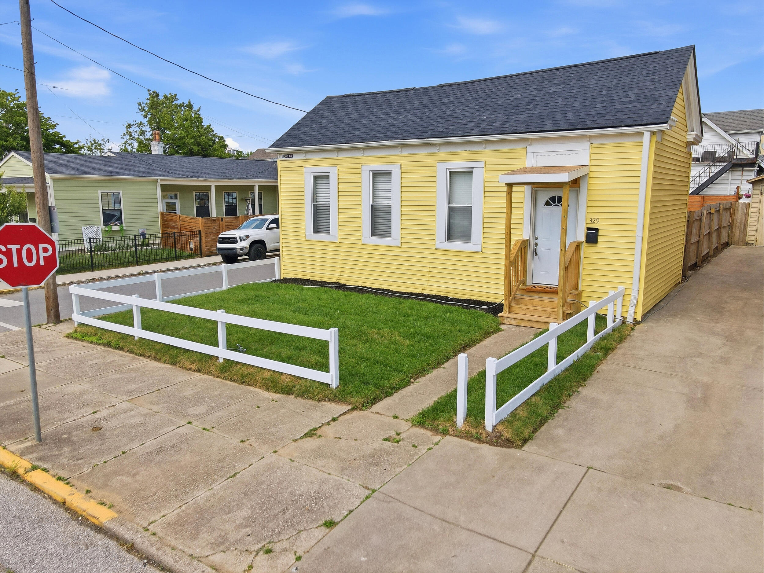 329 Berry Avenue Property Photo 2