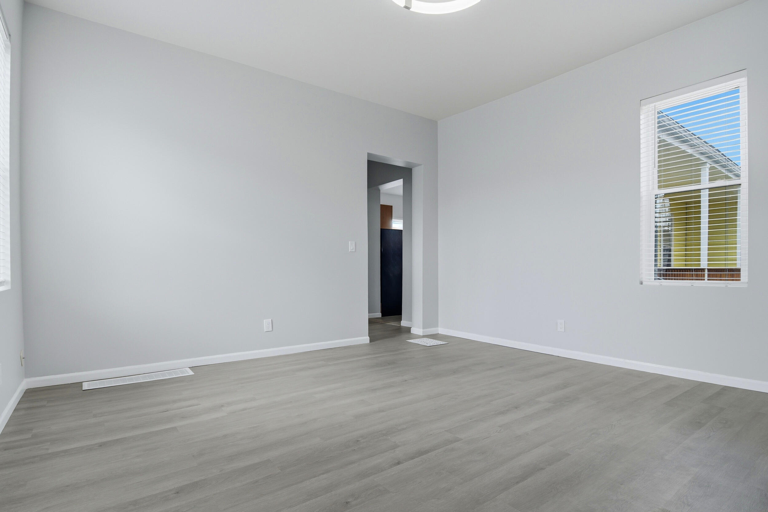 329 Berry Avenue Property Photo 5