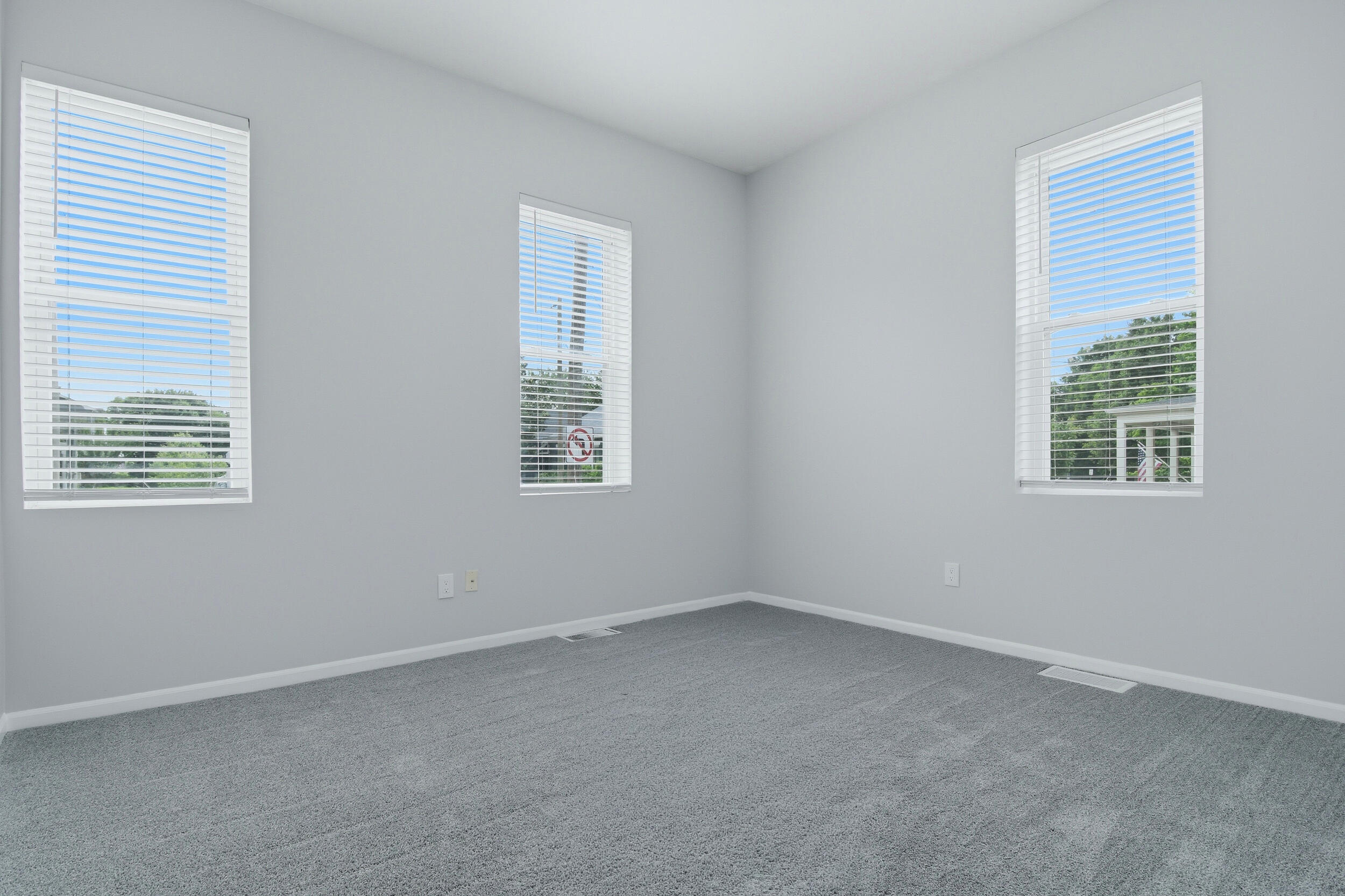 329 Berry Avenue Property Photo 9